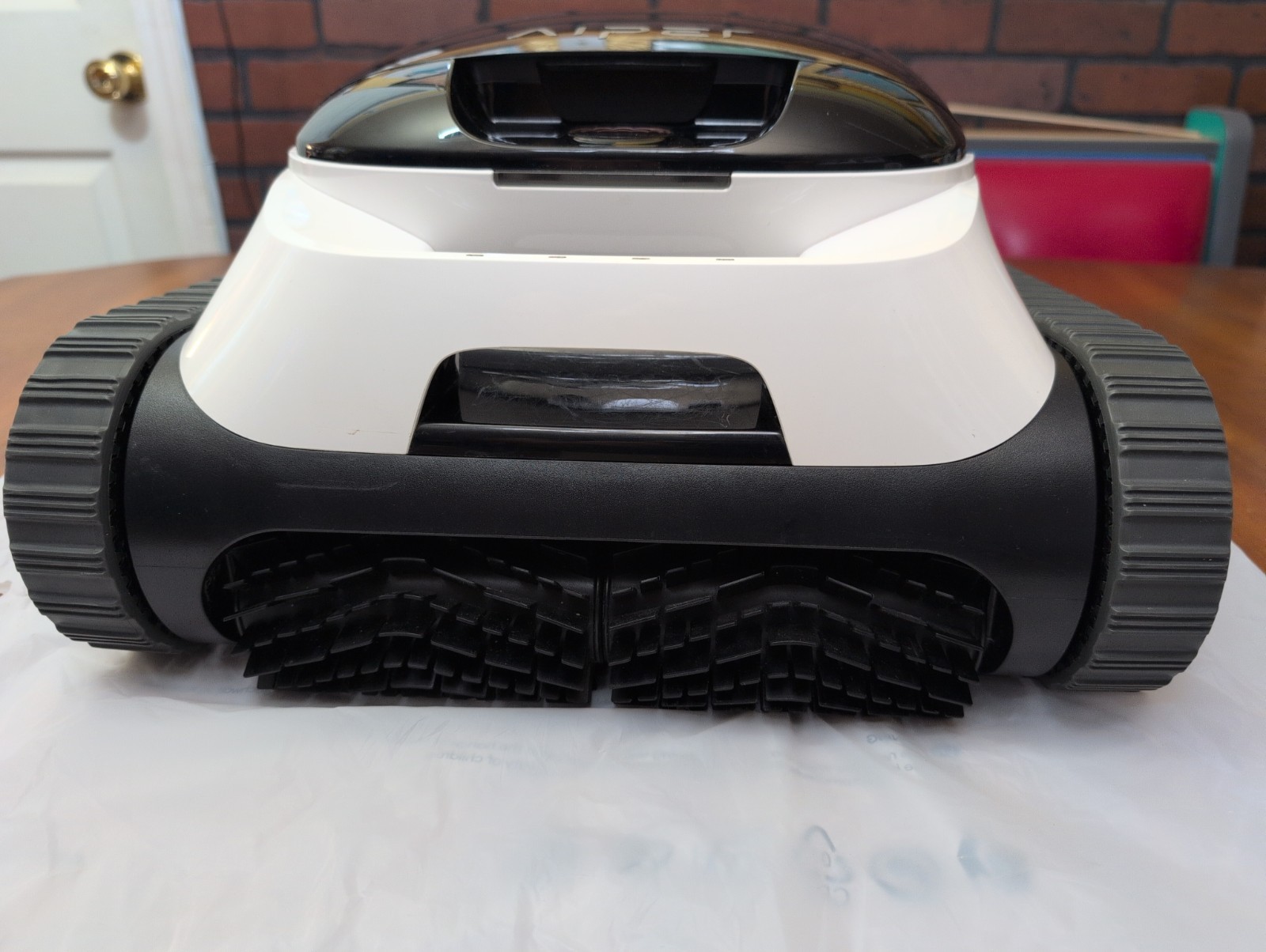 AIPER Scuba N1 Cordless Robotic Pool Vacuum Automatic w/ Charger/Xtra Brushes