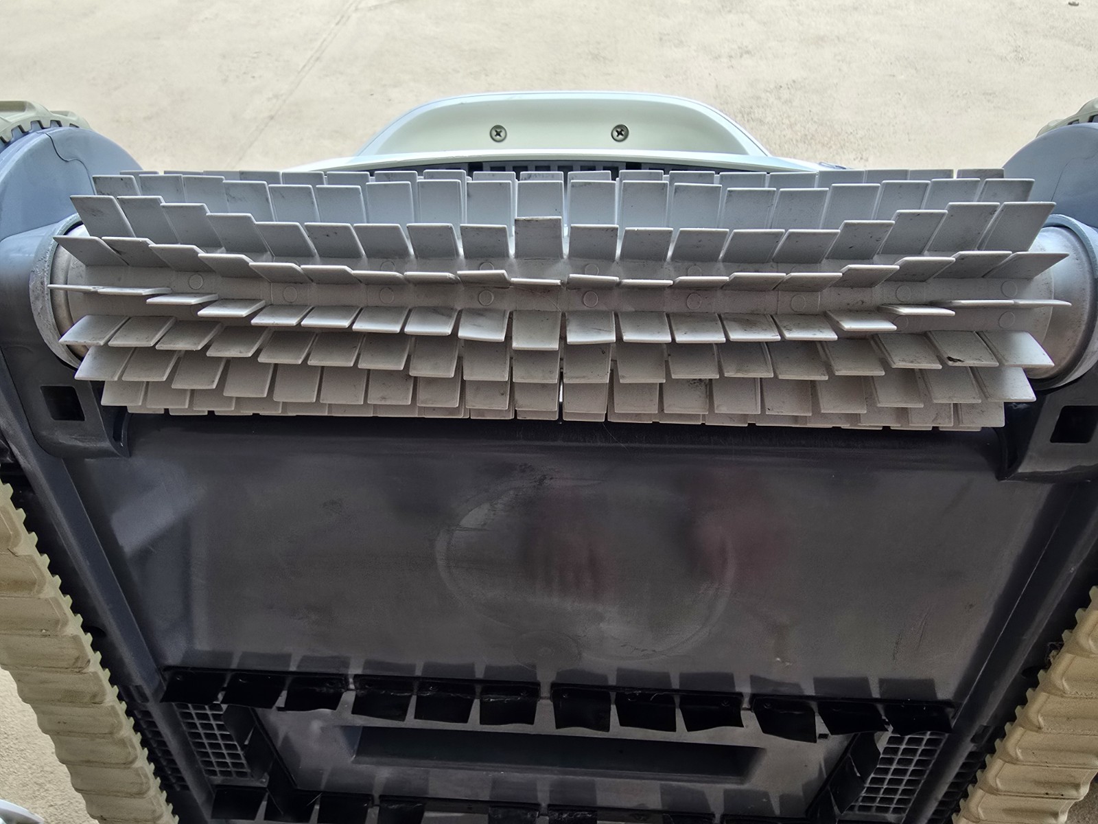 Dolphin Active 20 Robotic Pool Cleaner | Top Load Basket | Cable | No Power…