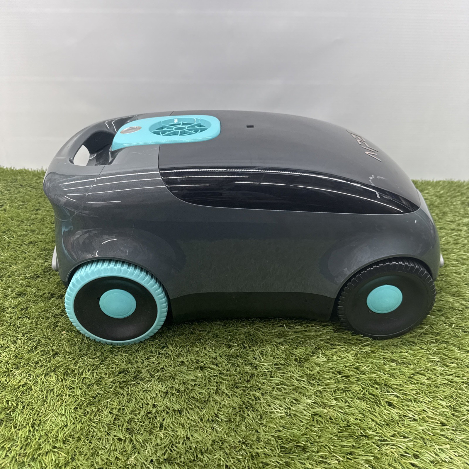 Aiper Scuba E1 Cordless Robotic Pool Cleaner Vacuum w/ Charger & Hook TESTED