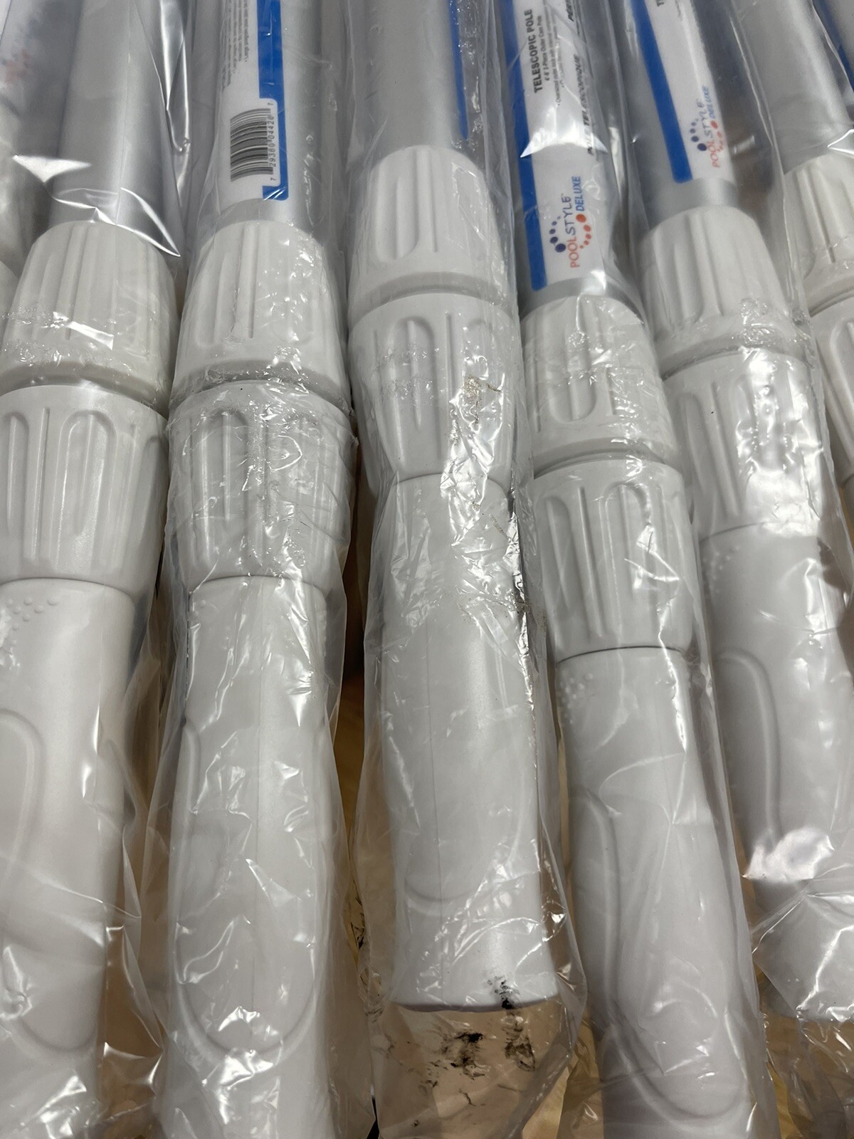 12 Pack of PoolStyle PS176 Deluxe Series 4&prime;-8&prime; Outer Lock Telescoping Poles