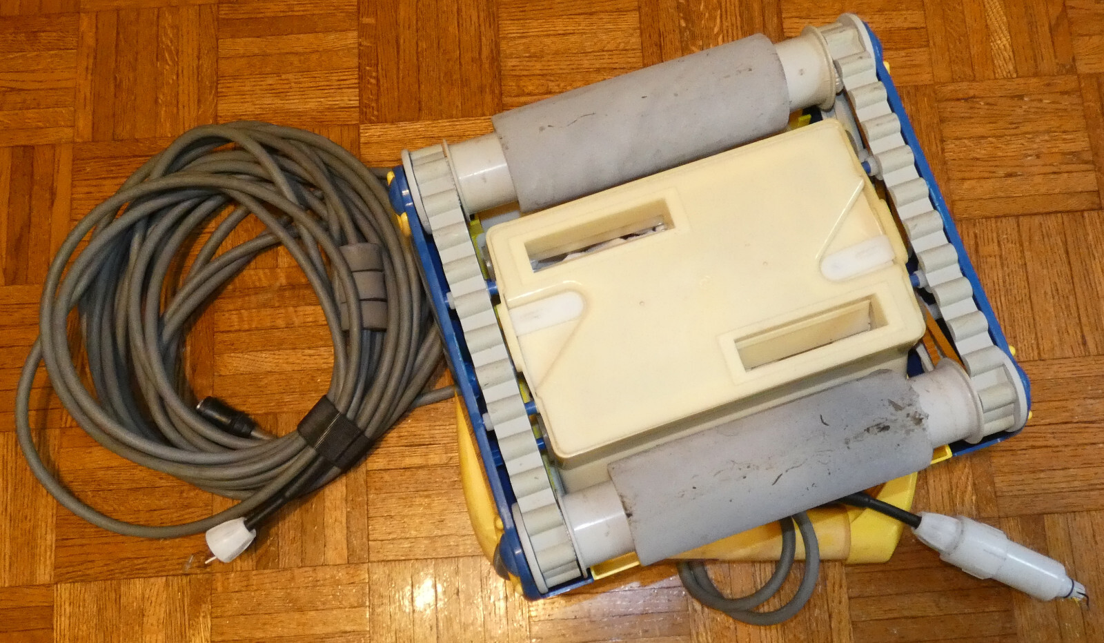 Aquabot III BRAVO Model: AQ11XXXX Pool Cleaner Robot Robotic – Parts or Repair
