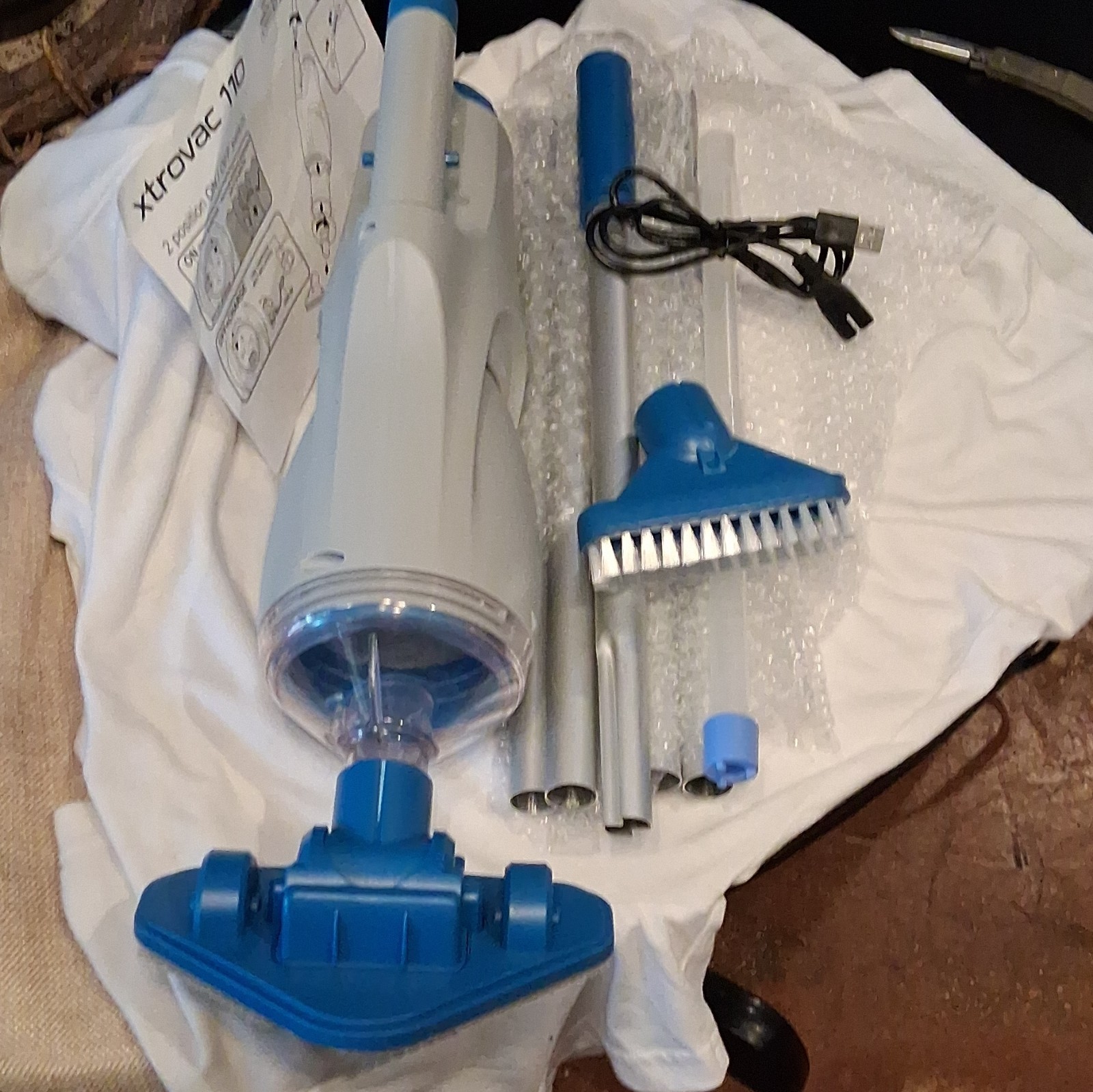 Kokido Xtrovac 110 Pool Vacuum EV05 15W DC 5V 2600mAh w/ Brush Nozzle