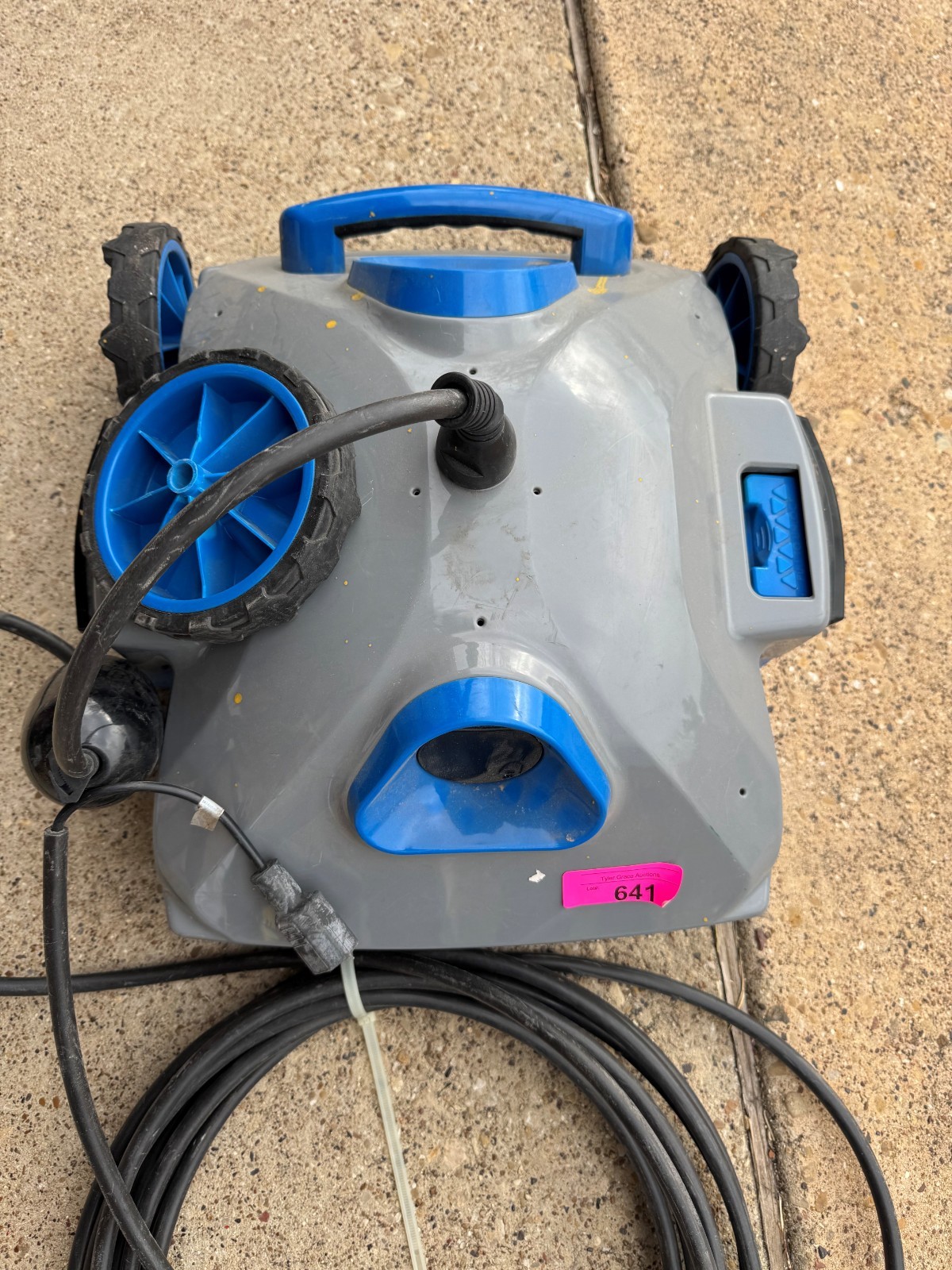 Aquabot Pura 4Xi Robotic Swimming Pool Cleaner and Power Supply