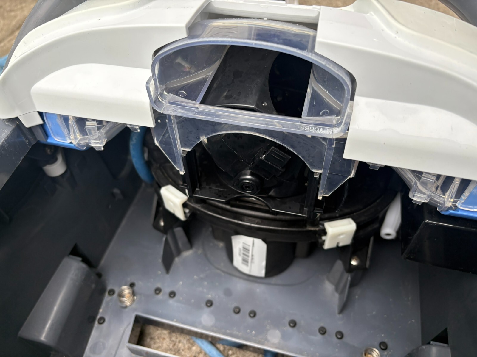 Dolphin S200 Robotic Pool Cleaner For Parts or Repair