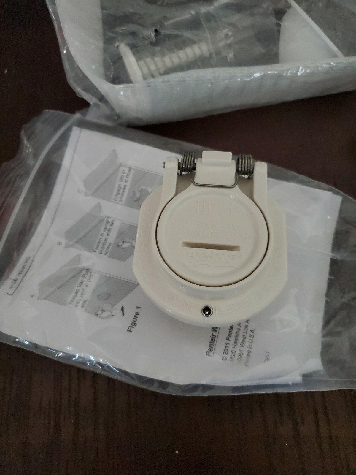 Pentair GW9530 Vac Port Snap-Lock Wall Fitting for Pool or Spa Cleaner + extra