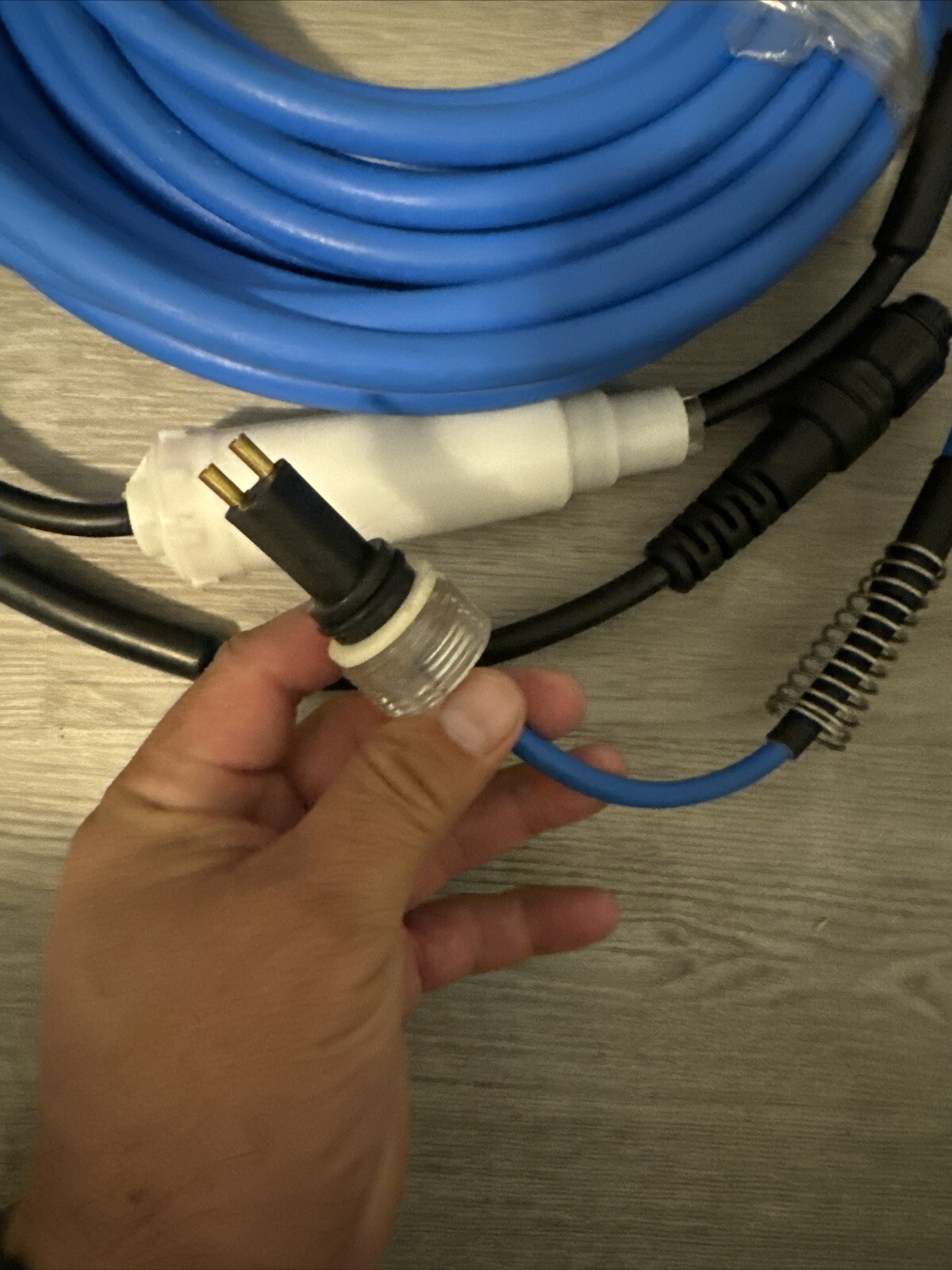 9995861-DIY Cable w/ Swivel 2 Wire, 60ft for Dolphin Robotic Pool Cleaners