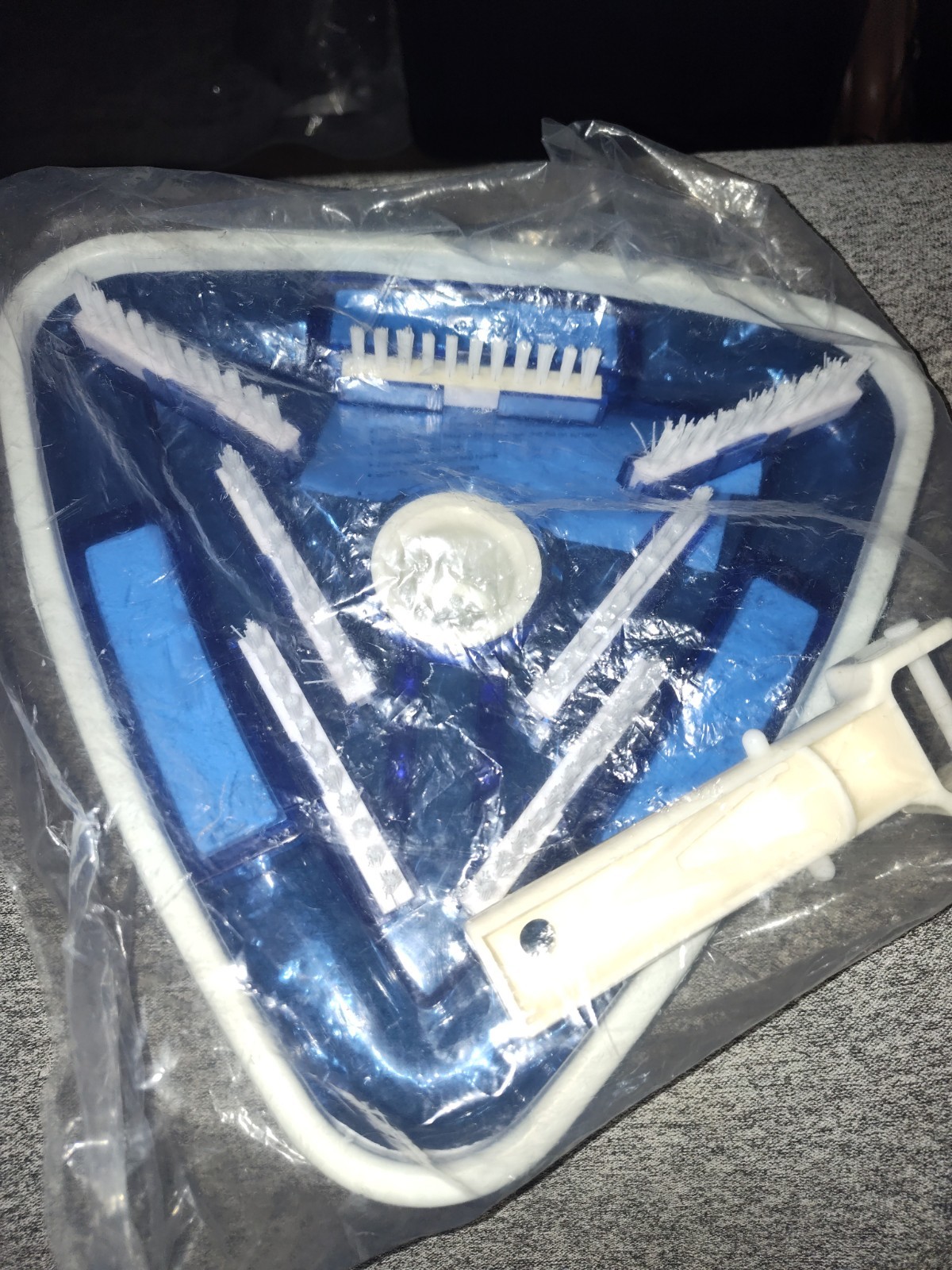 Triangle Pool Vacuum Cleaning Tool
