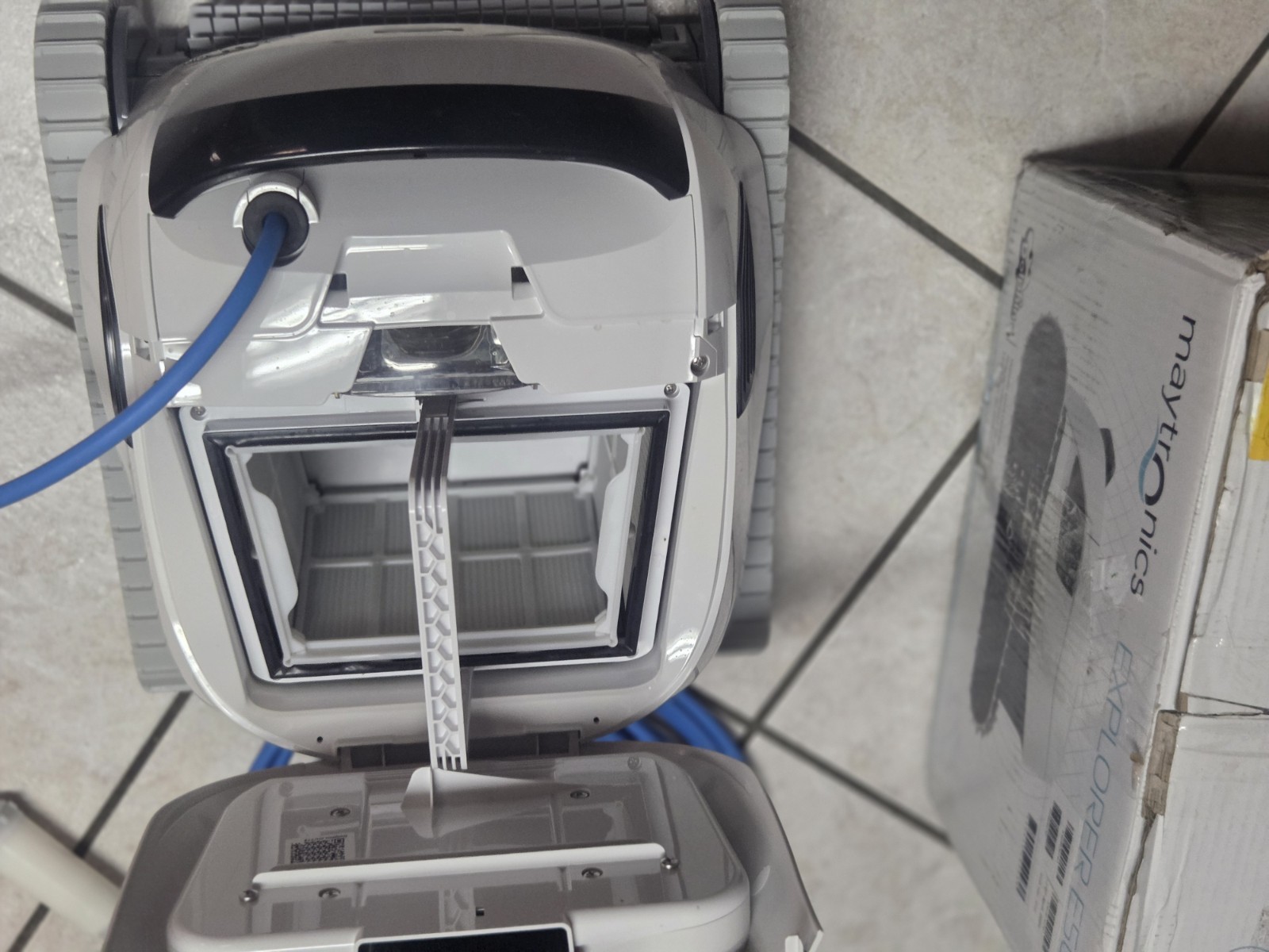 New Low Price Dolphin Explorer E50 Robotic Cleaner Automatic with WiFi.