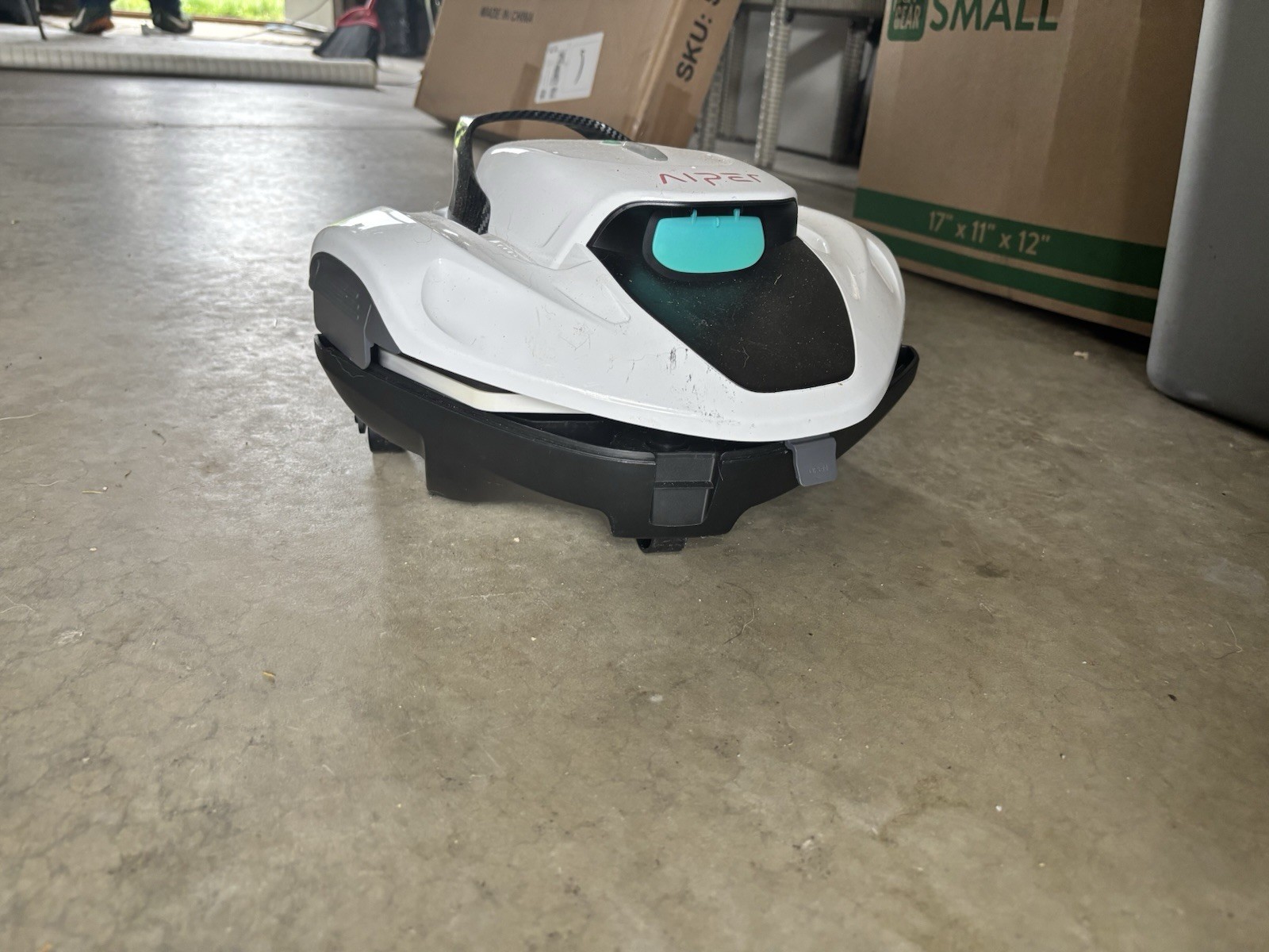 Aiper Scuba 800W Robotic Pool Cleaner Vacuum, Plastic, White/Black