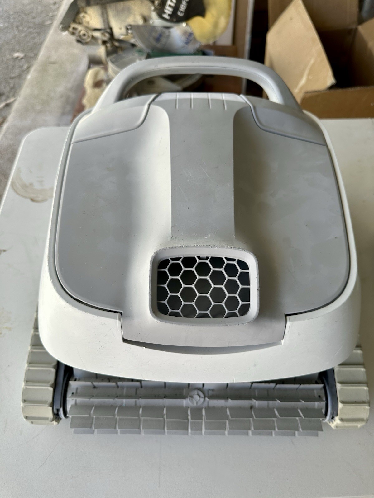 Doheny&rsquo;s Discovery – Maytronics Dolphin Inground Robotic Pool Cleaner Classic 11