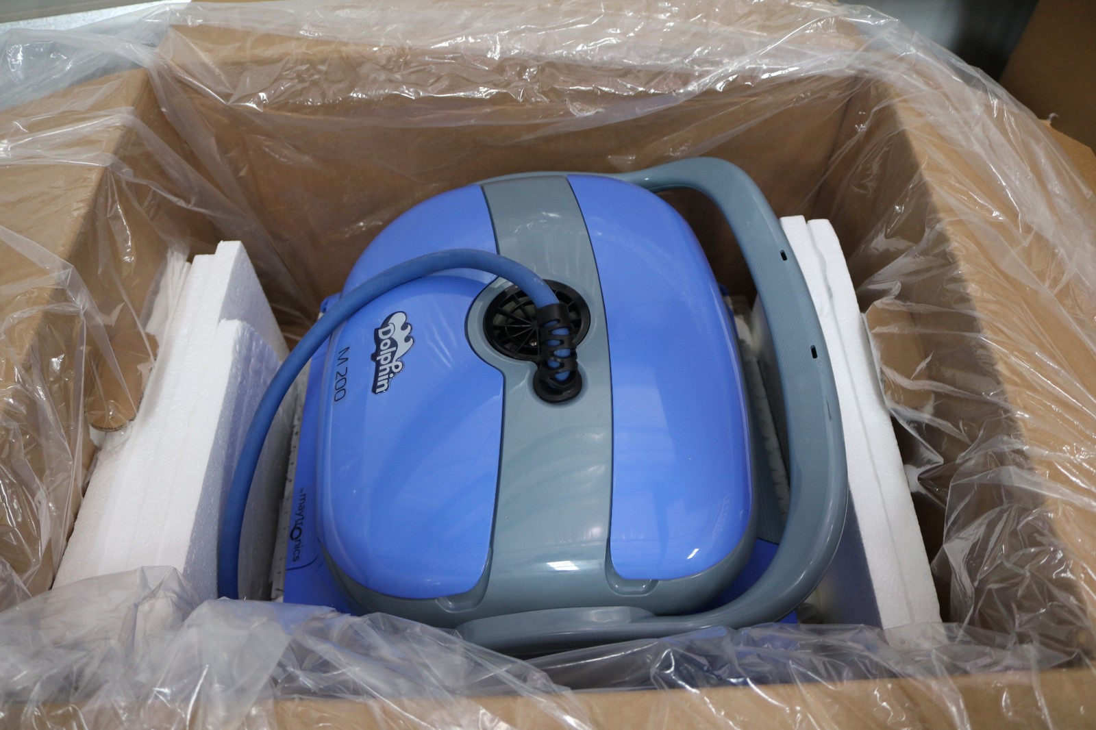 Maytronics Dolphin M200 Automatic Pool Inground Robitic Cleaner DEMO UNIT ONLY