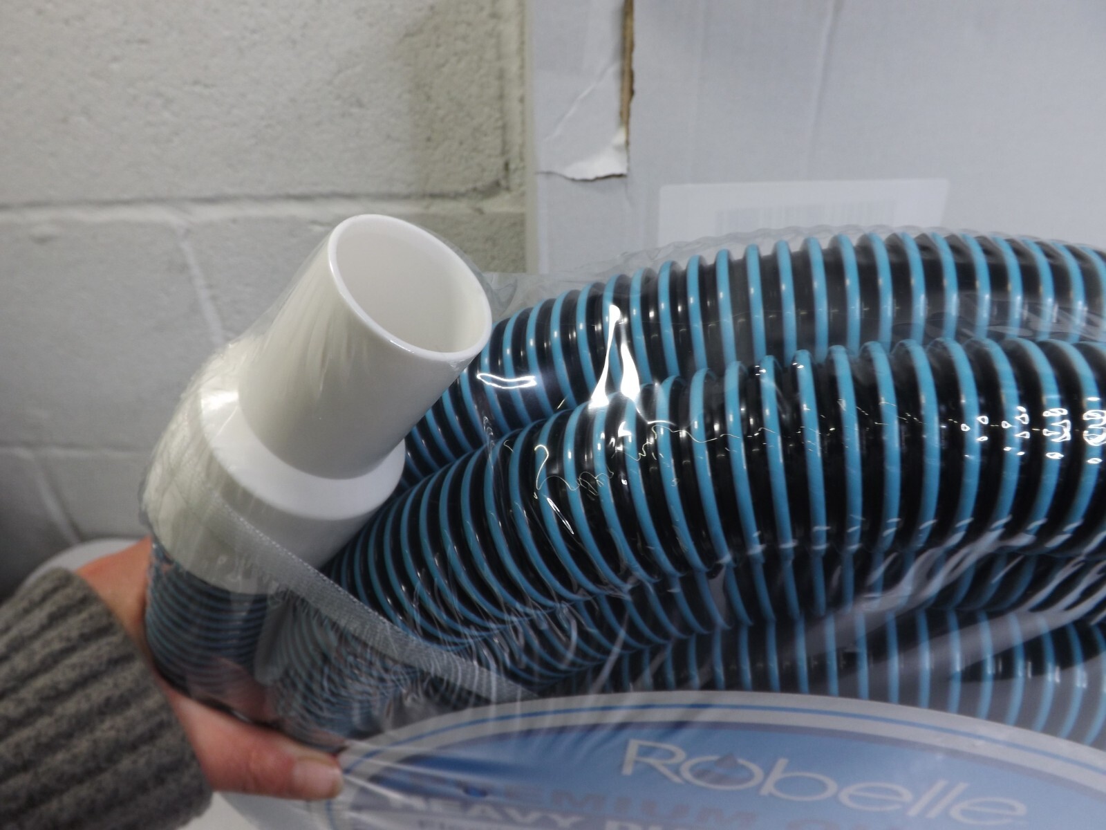 Robelle Spiral Vacuum Swimming Pool Cleaner Hose – 21&prime; x 1.25&Prime;