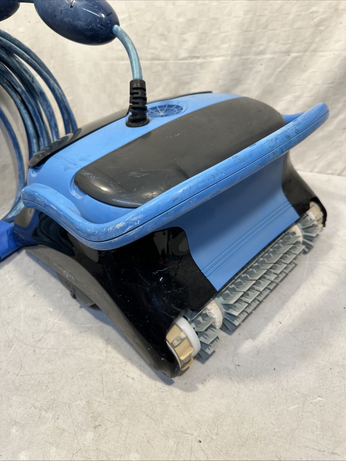 Dolphin Nautilus CC Plus Robotic Pool Cleaner