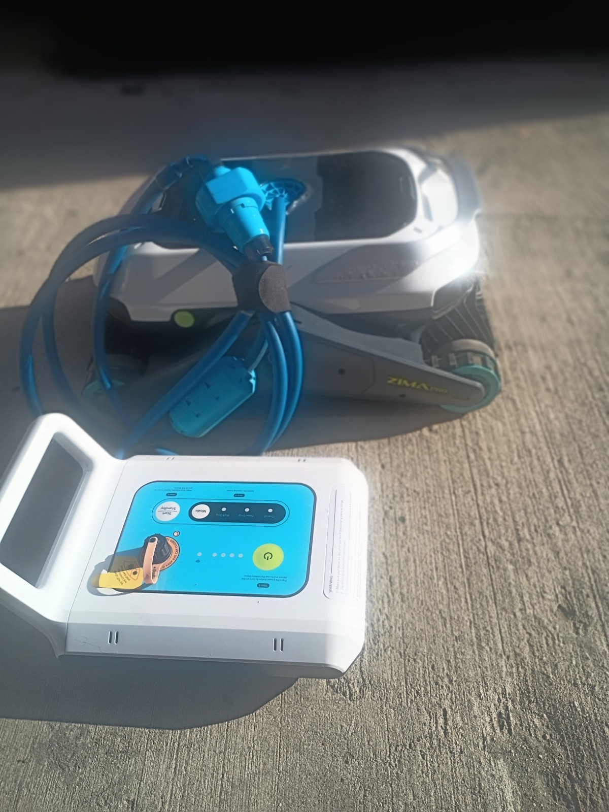 Degrii Zima Pro Cordless Robotic Pool Cleaner for Above/In-Ground Pools