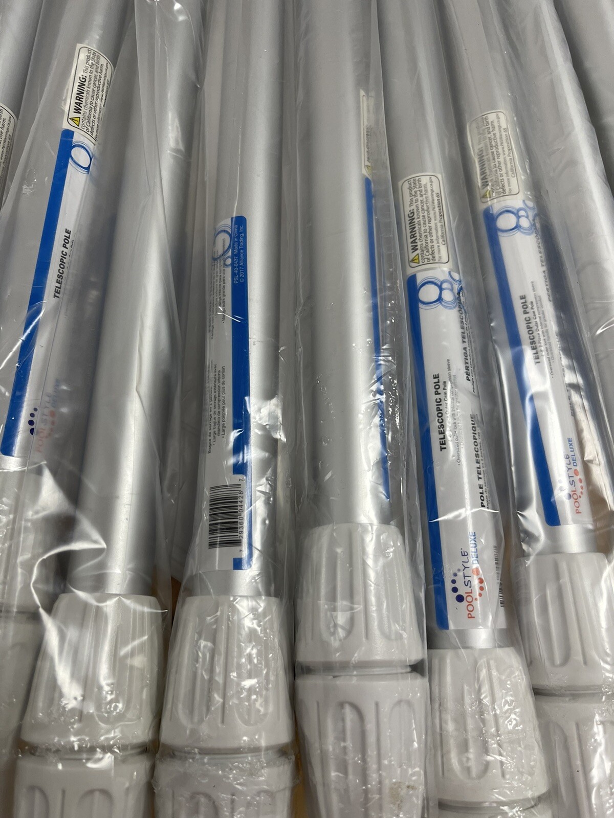 12 Pack of PoolStyle PS176 Deluxe Series 4&prime;-8&prime; Outer Lock Telescoping Poles