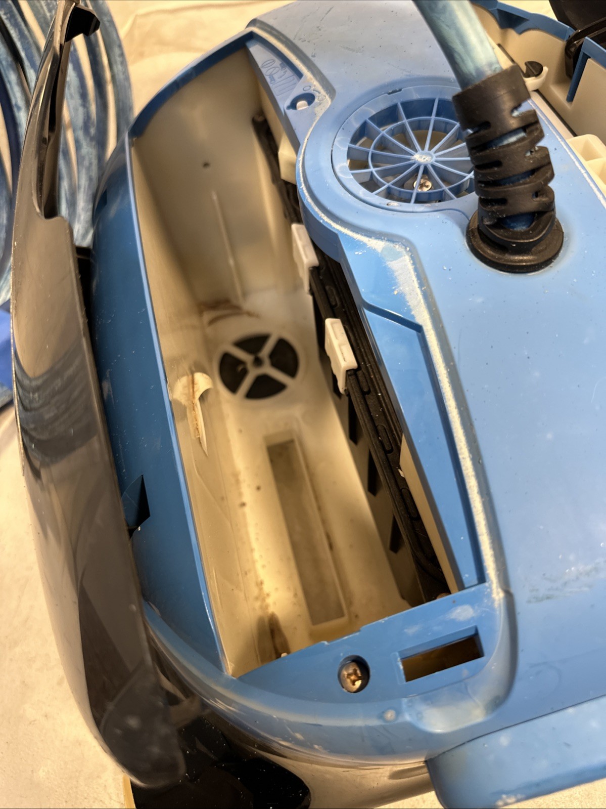 Dolphin Nautilus CC Plus Robotic Pool Cleaner