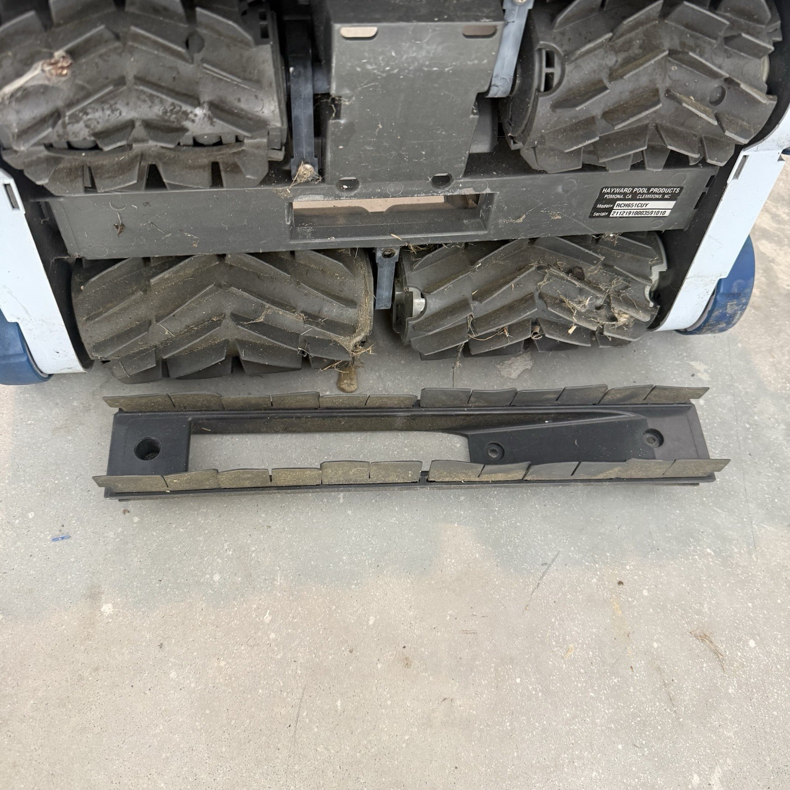 Hayward AquaVac 650 Lower Chassis Assembly Wheels Brushes Gearbox No Motor