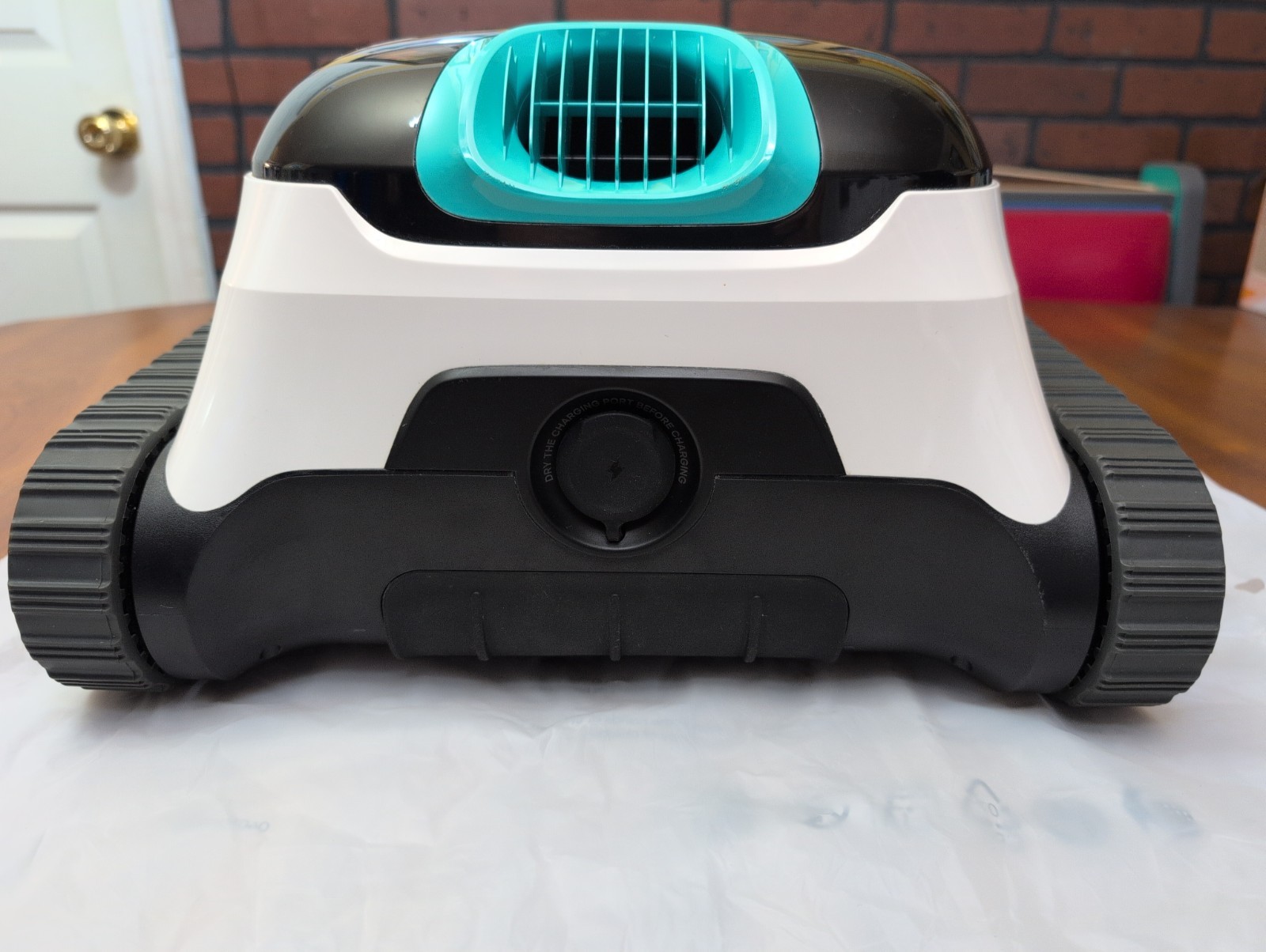 AIPER Scuba N1 Cordless Robotic Pool Vacuum Automatic w/ Charger/Xtra Brushes