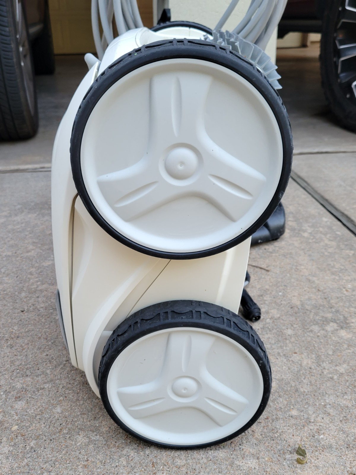 Polaris P955 Robotic Pool Cleaner/Caddy—For Parts Or Repair