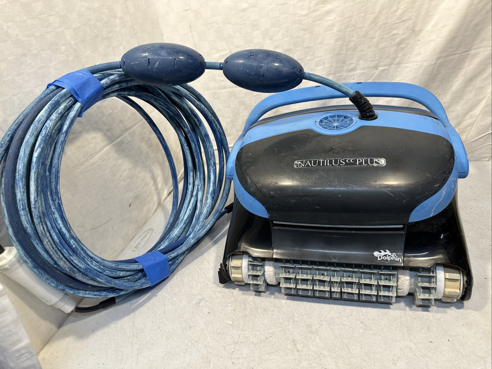 Dolphin Nautilus CC Plus Robotic Pool Cleaner