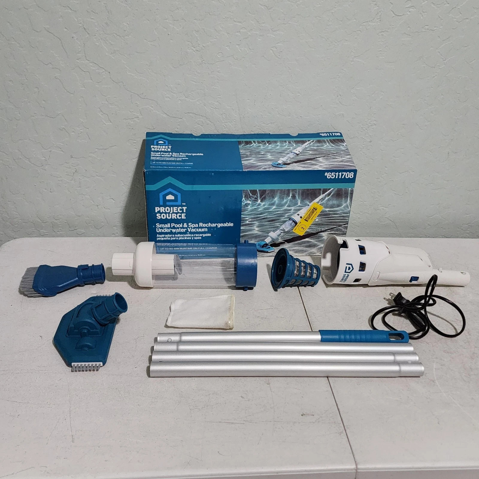 Project Source 7.5-in Handheld Pool Vacuum – Customer Return