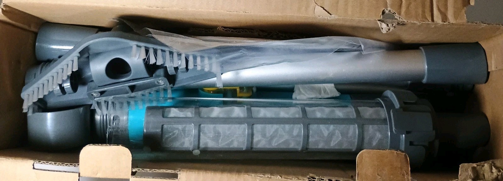 Universal Cordless Handheld Rechargeable Pool Vacuum Cleaner & Telescopic Pole
