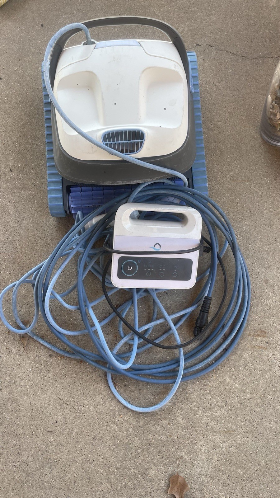 Dolphin S200 Robotic Pool Cleaner White Blue Plastic with Power Supply