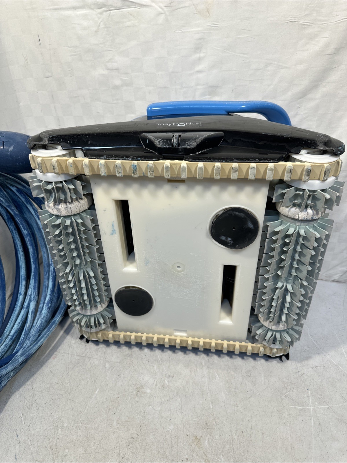 Dolphin Nautilus CC Plus Robotic Pool Cleaner