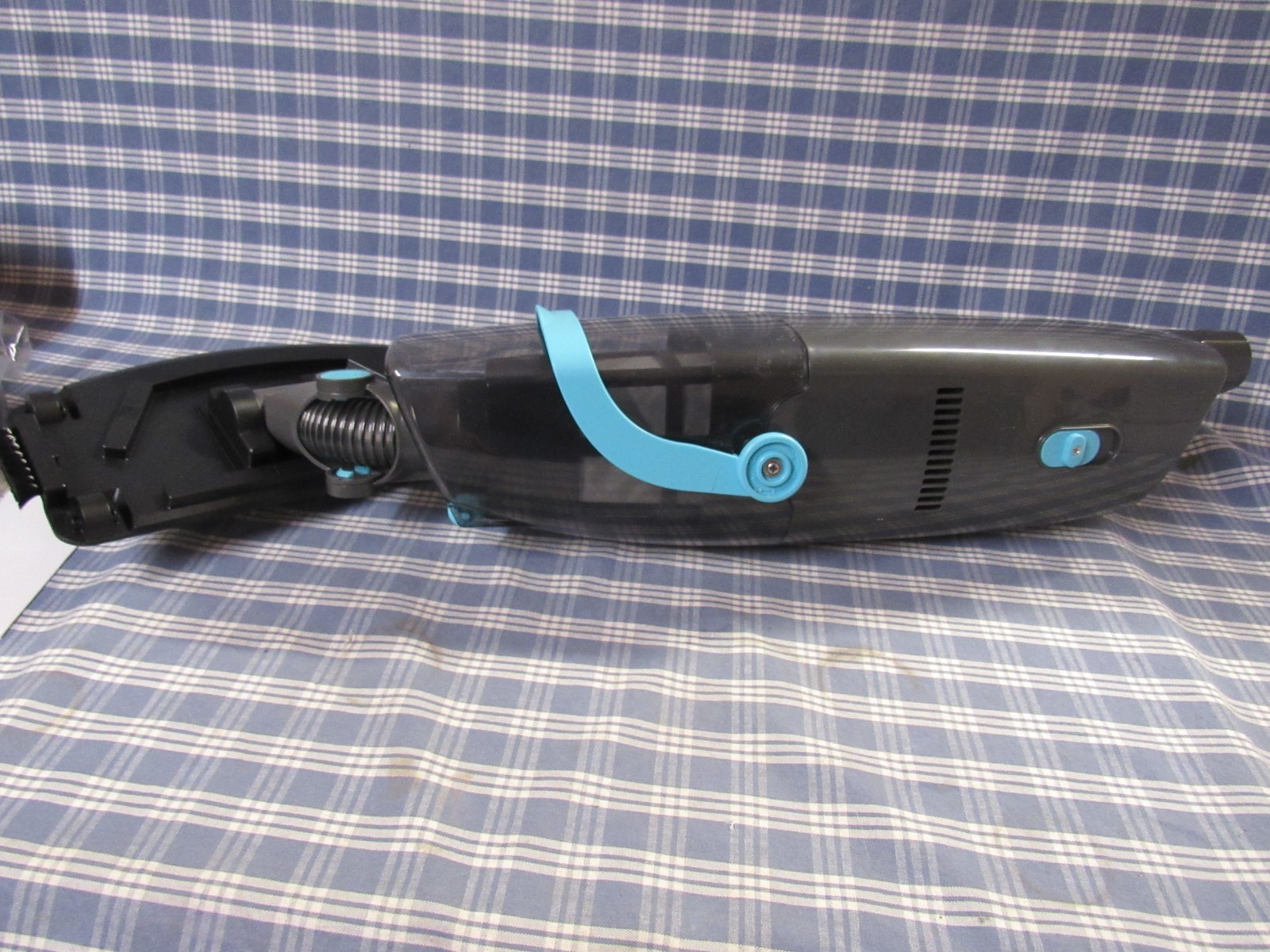 PoolMr Cordless Handheld Pool Vacuum Rechargeable (Store Display) FREE SHIPPING.