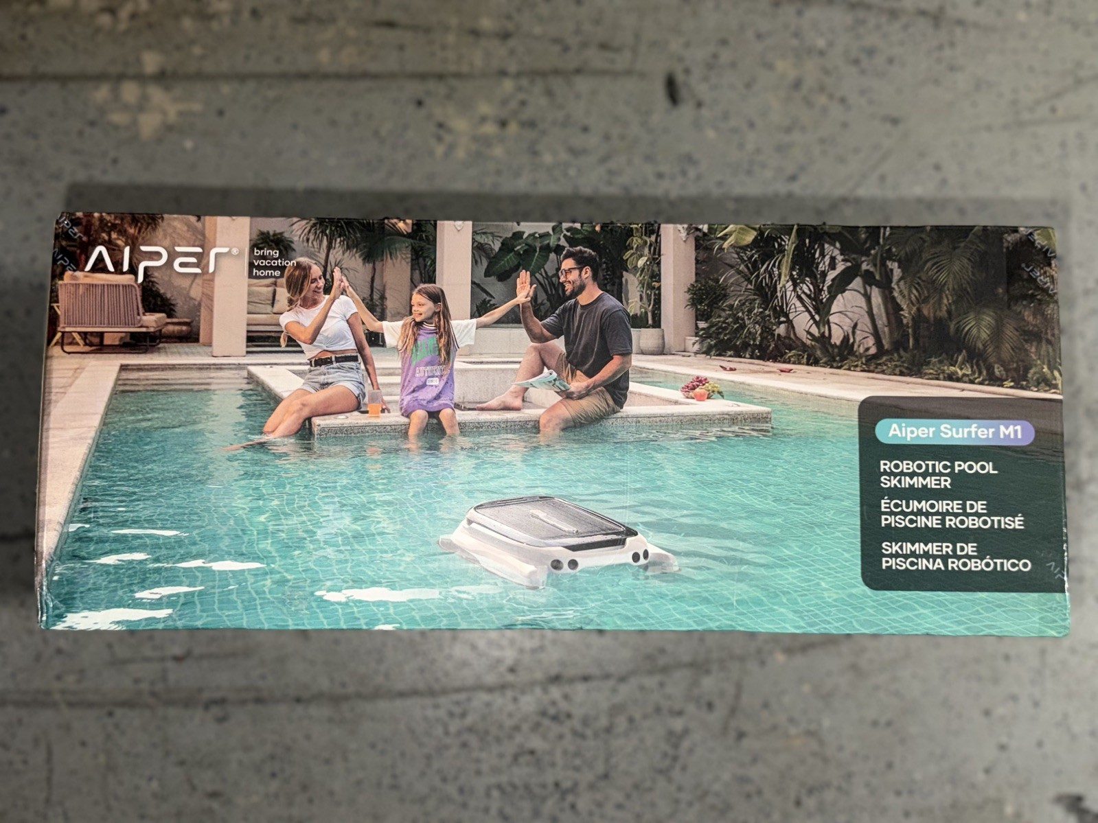 Aiper – Surfer M1 Solar Powered Automatic Robotic Pool Skimmer Cleaner