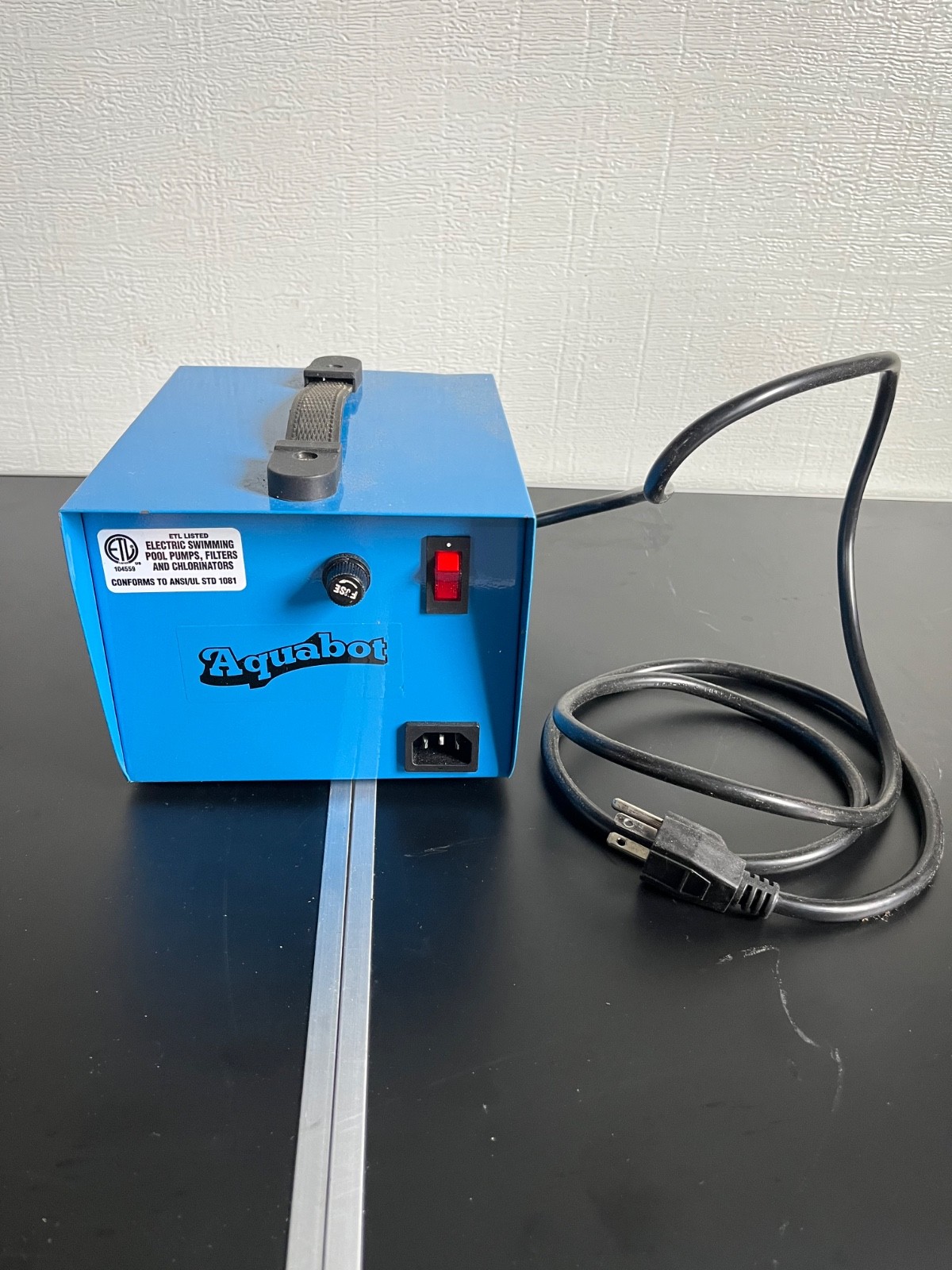 Aquabot power supply