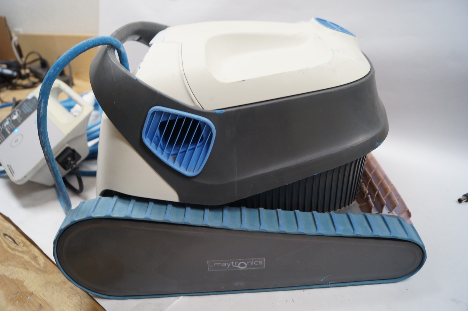 Maytronics IoT115 Dolphin S300 Robotic Pool Cleaner Wi-Fi READ PoR OFC