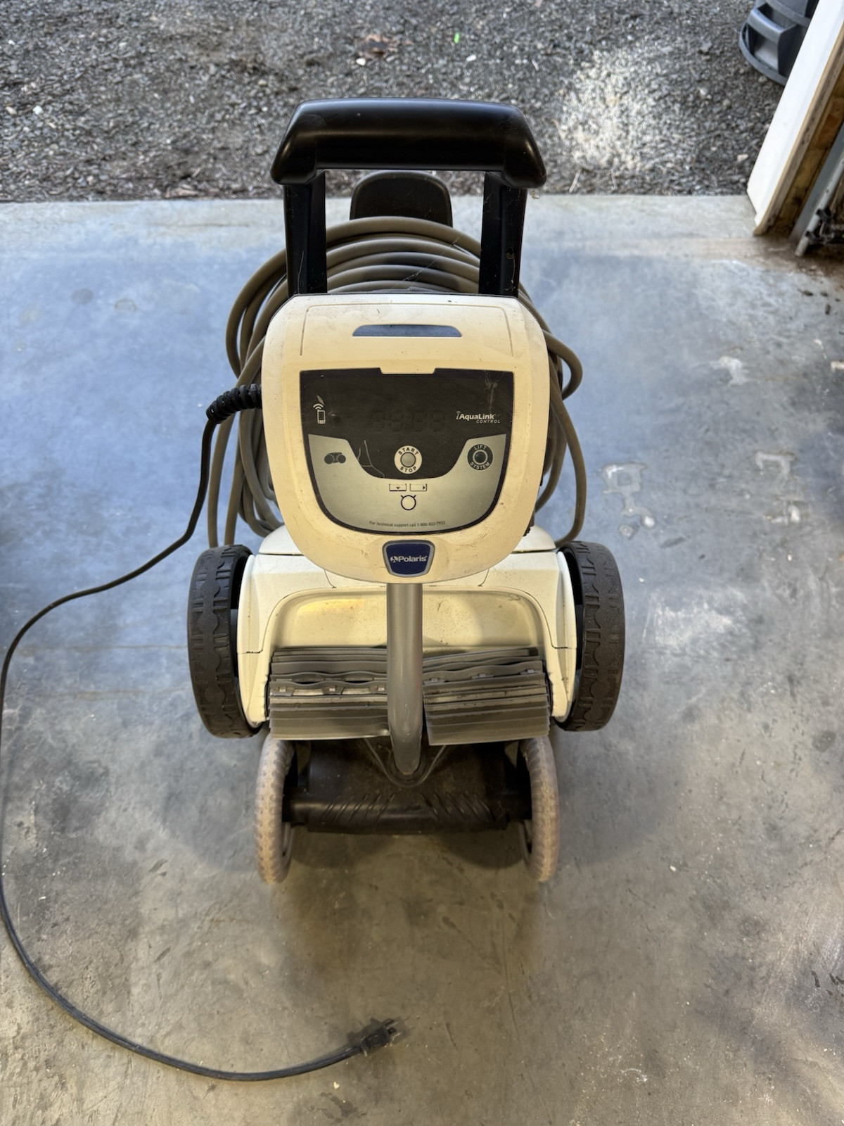 Polaris 9650iQ Sport Robotic Pool Cleaner (F9650IQ)