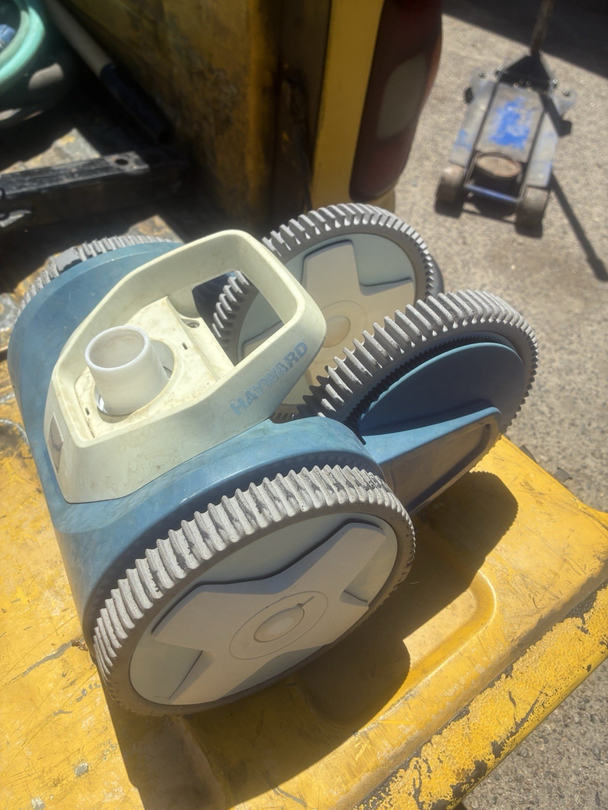 Suction Operated Pool Cleaner/ Vacuum Wall Climb, In-Ground Pools