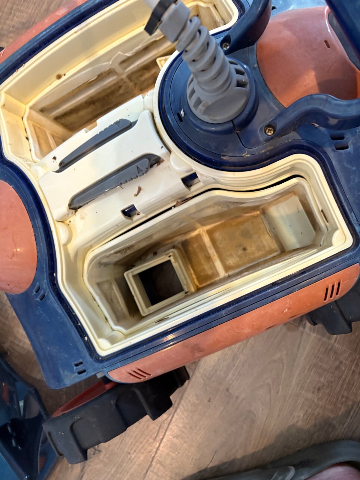 Aquabot MRT1000 Pool Cleaner FOR PARTS REPAIRS UNTESTED