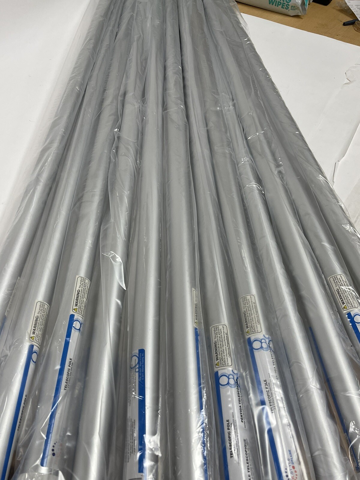 12 Pack of PoolStyle PS176 Deluxe Series 4&prime;-8&prime; Outer Lock Telescoping Poles