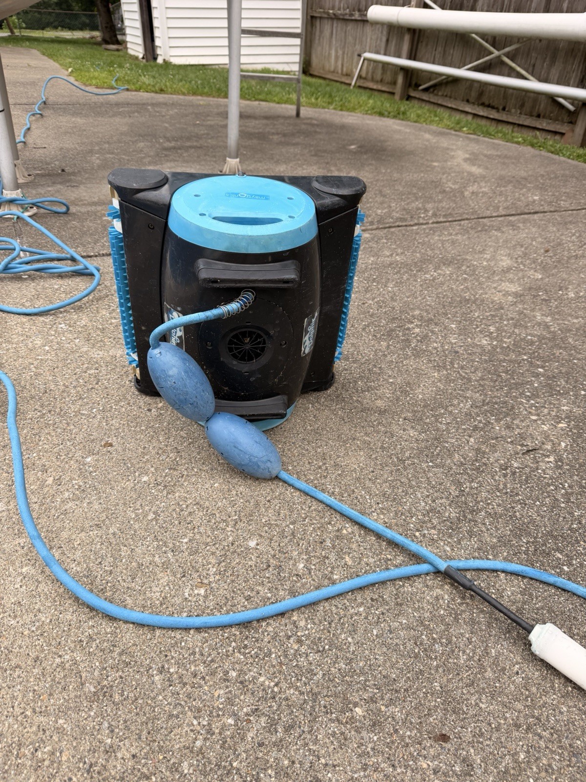 Dolphin Nautilus Robotic Pool Cleaner Black/Blue w/ Power Supply MPN 9995670