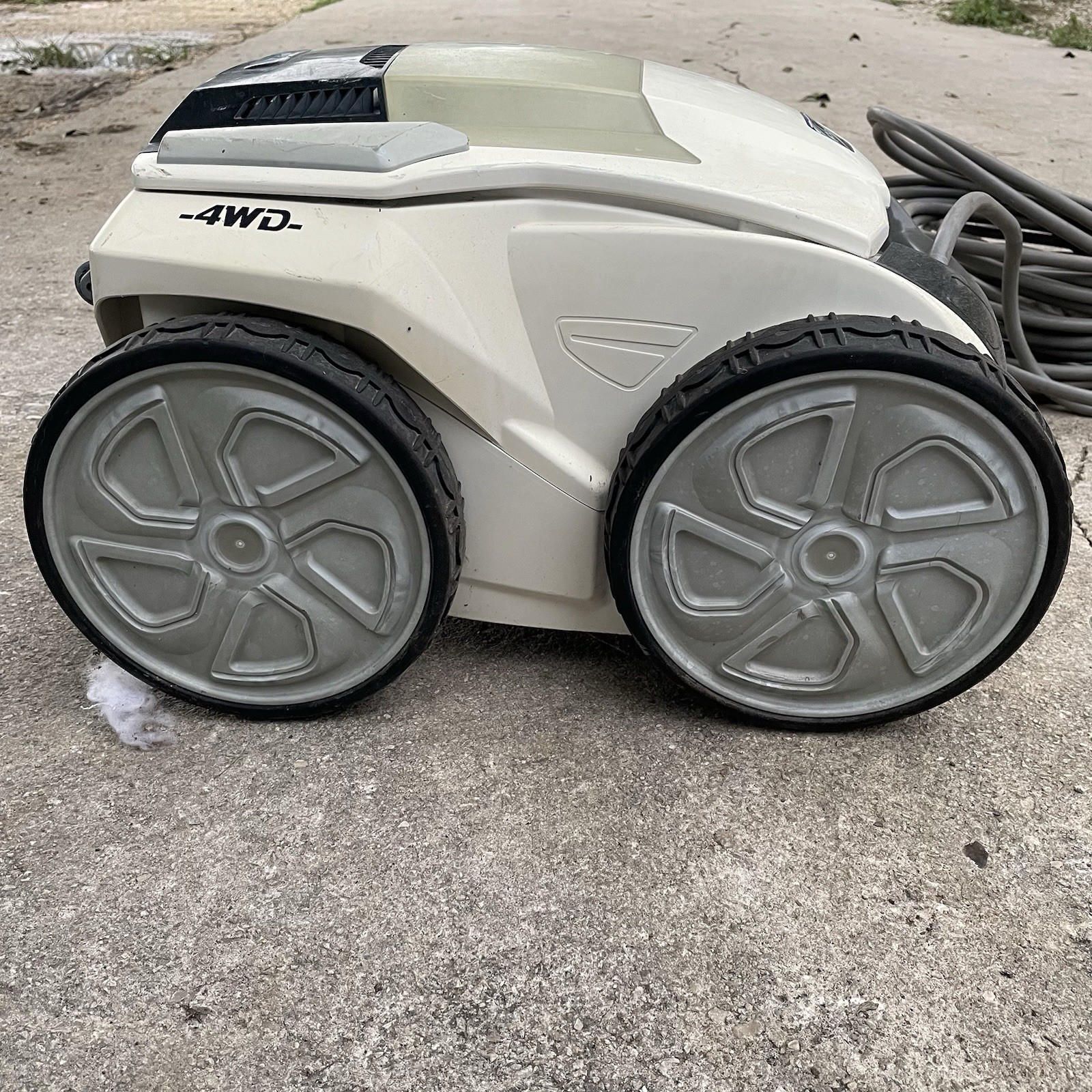 Polaris VRX iQ+ 4WD Robotic Pool Cleaner AS-IS
