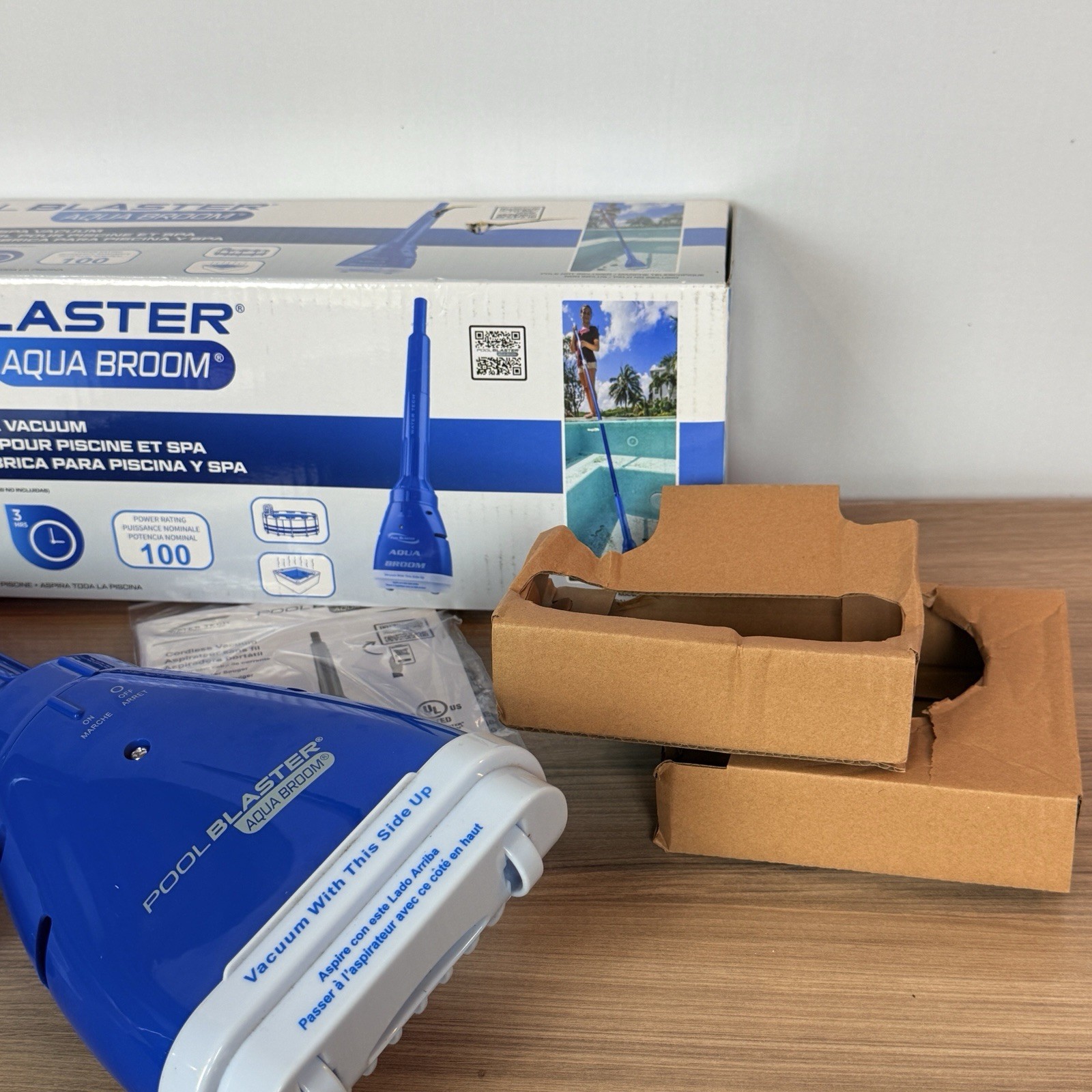 POOL BLASTER Aqua Broom Cordless Vacuum for Spa Small Pool & Tight Spaces EUC