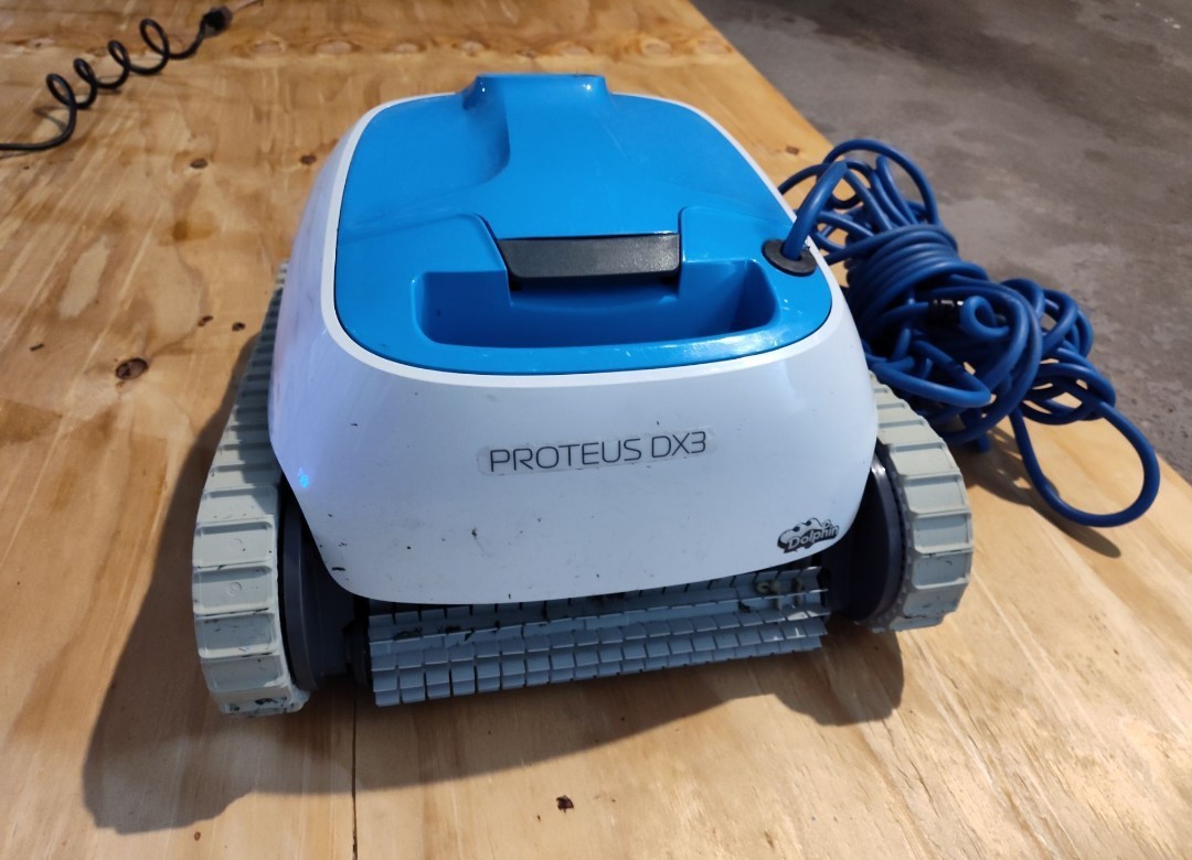 Dolphin Proteus DX3 Robotic Pool Cleaner, Floor In-Ground, 50 ft Cable, PSU