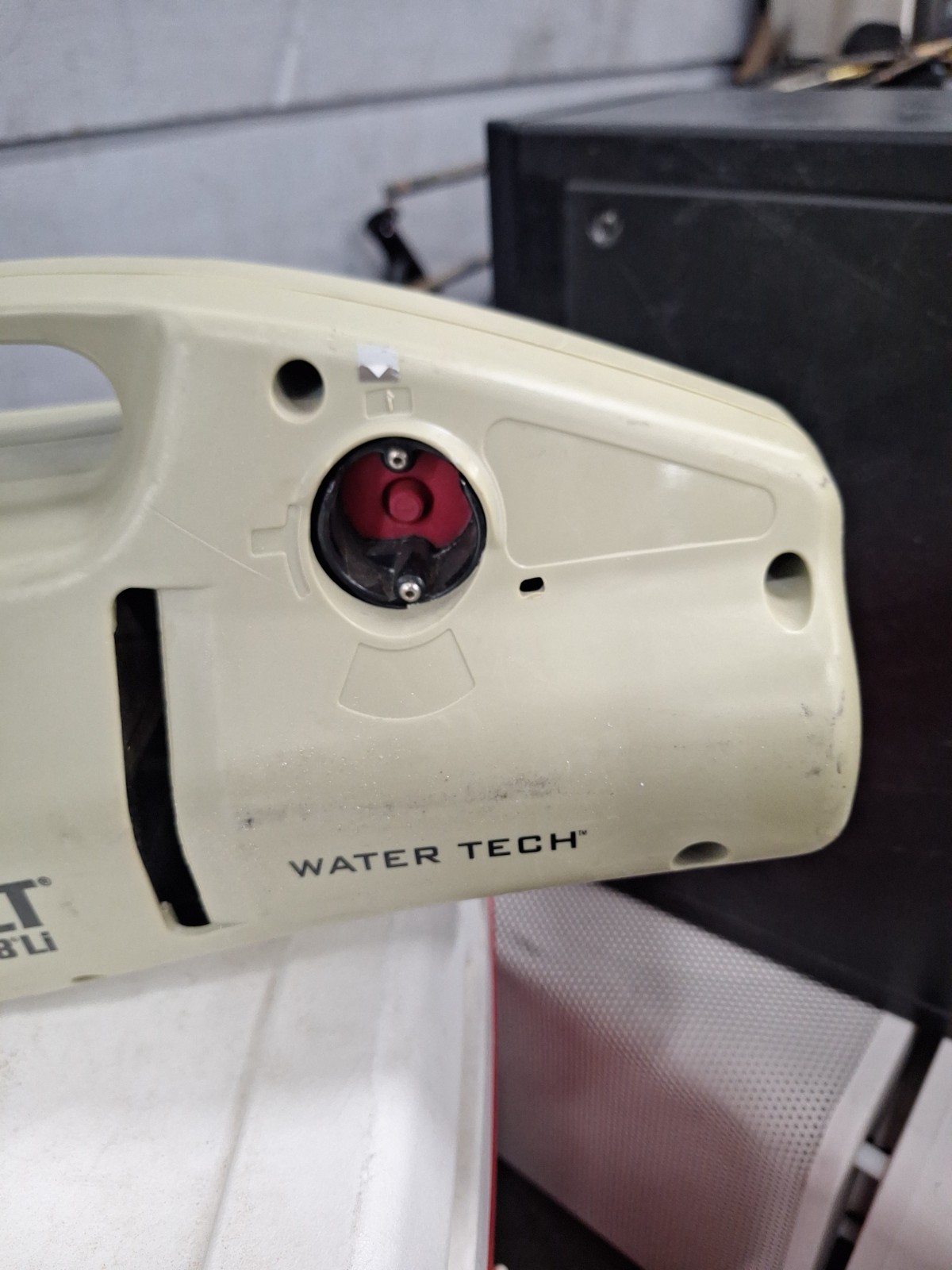 Water Tech Pool Blaster Volt FX-8Li Battery Powered Pool & Spa Vacuum 34000KL