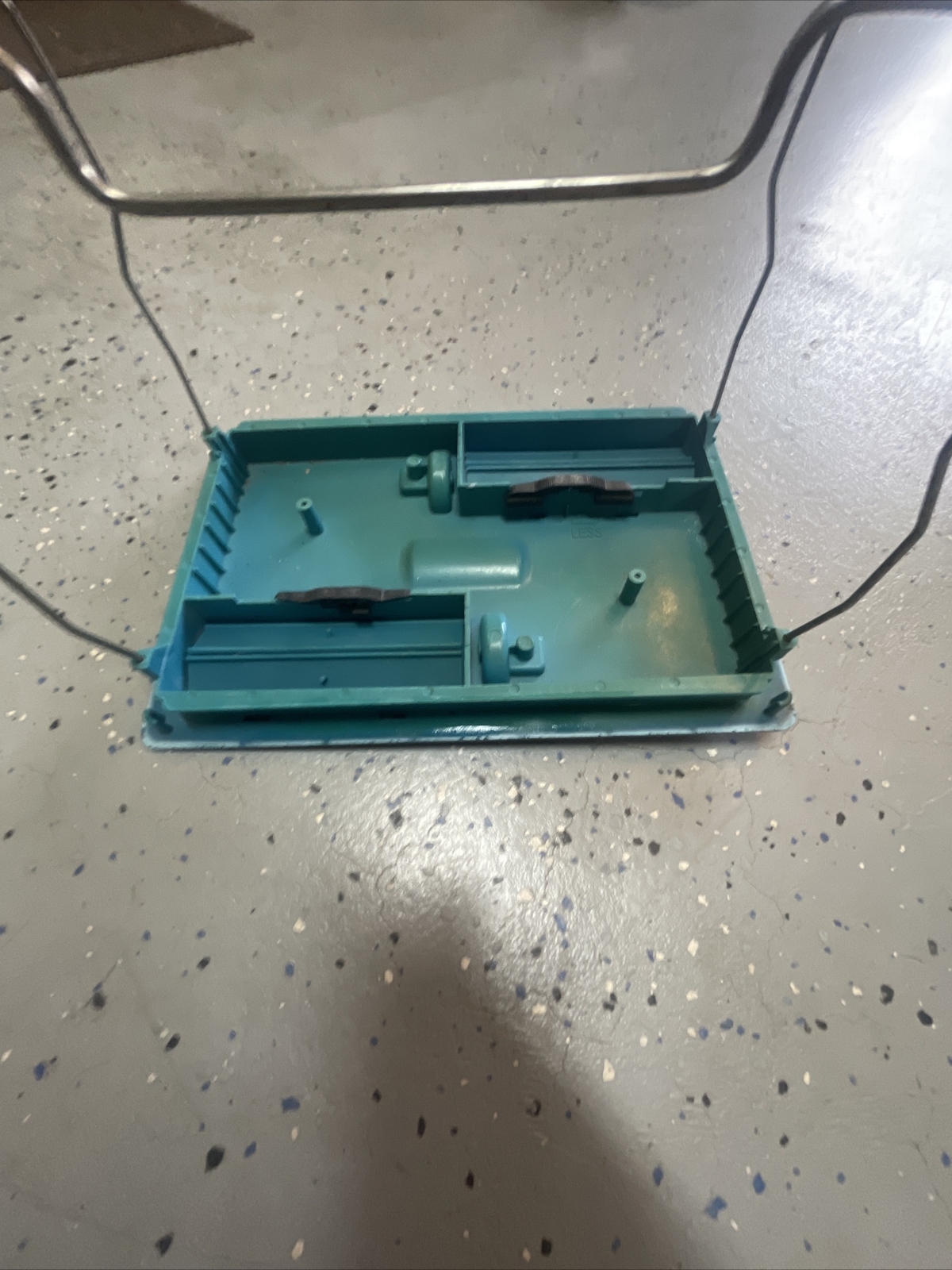 AQUABOT POOL CLEANER BOTTOM LID ASSEMBLY # A9600BL (USED )