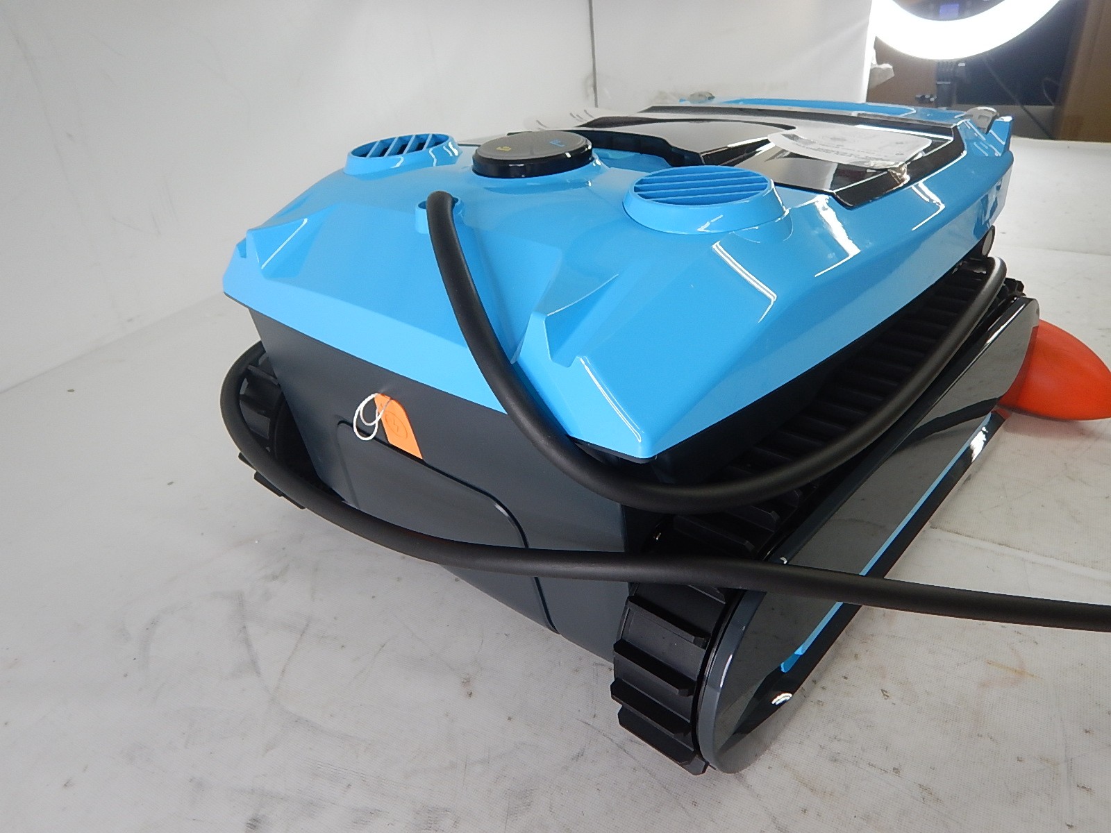 Emdoro S9 Smart, Wi-Fi Automatic Robotic Pool Vacuum, Blue (2150 sq ft) 180 Min