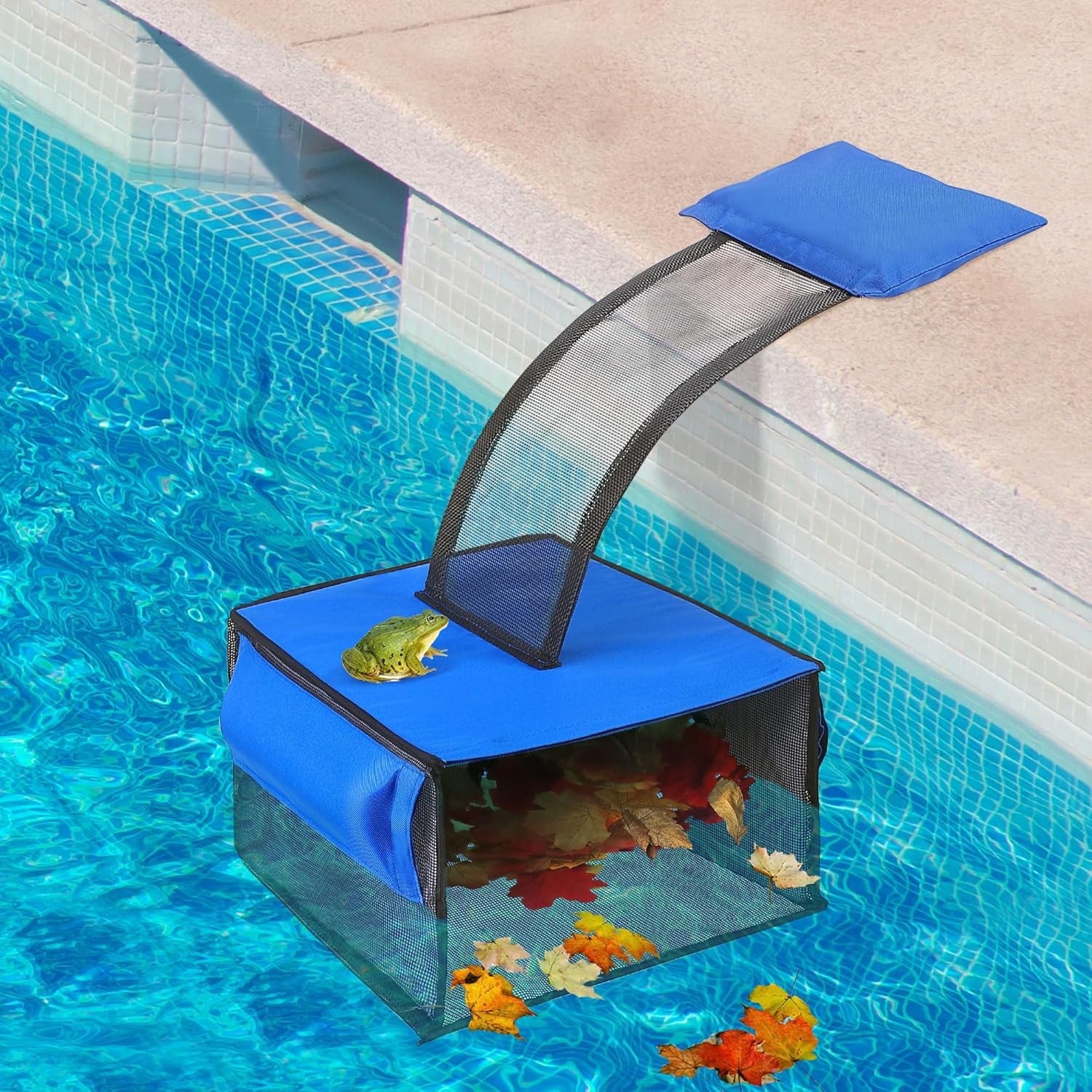 2-in-1 Pool Leaf Skimmer Net with Animal Ramp Pool Cleaning Accessory