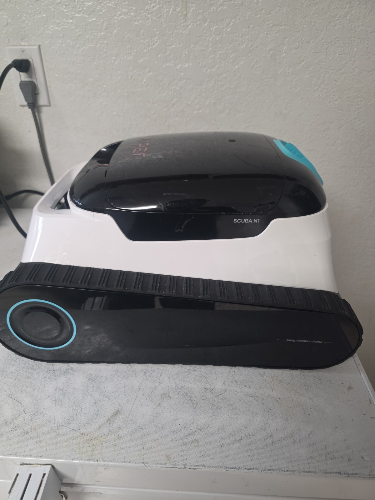 AIPER Scuba N1 Robotic Pool Vacuum Cleaner Cordless TESTED