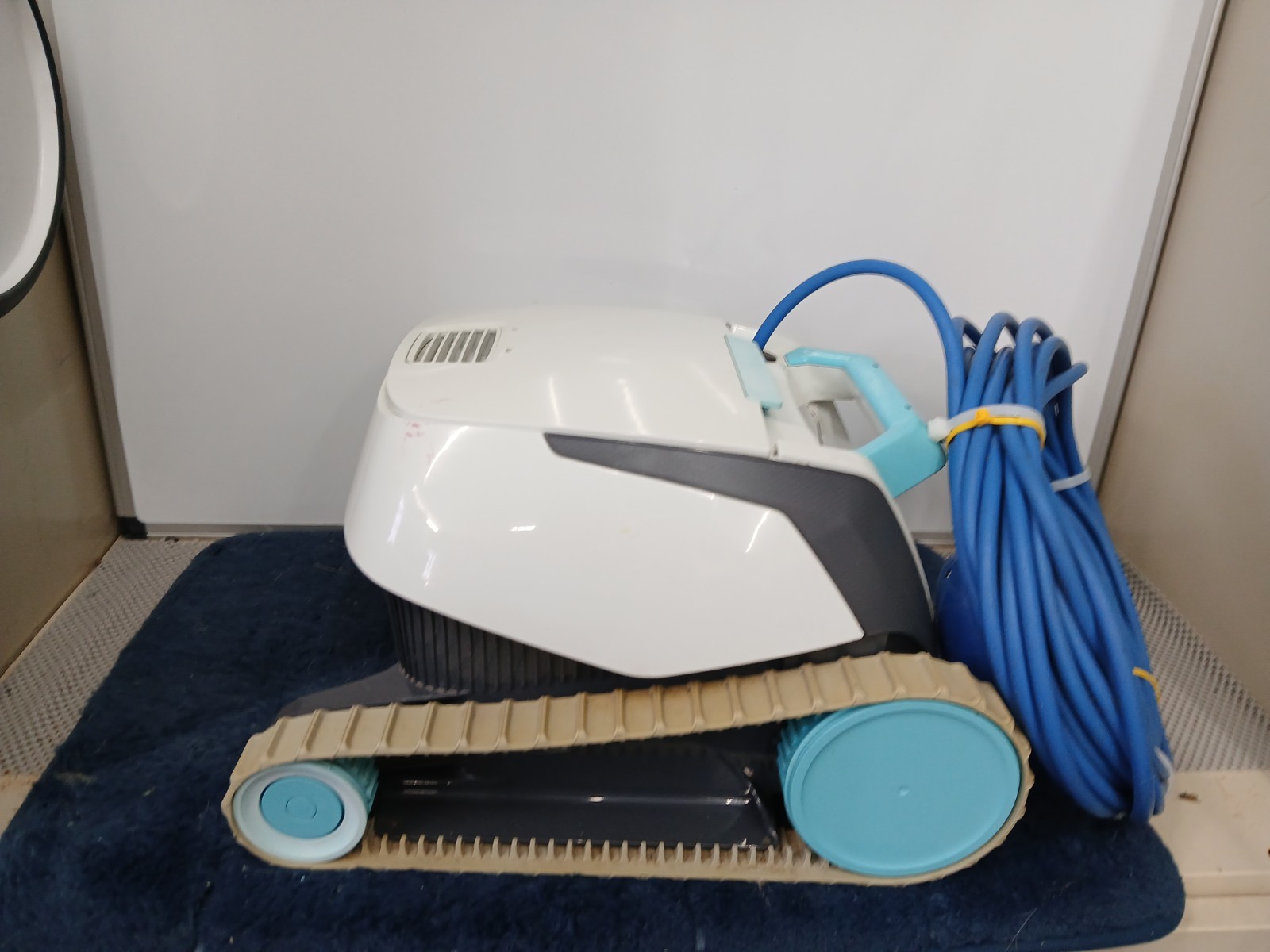 Dolphin Active 10 Pool Cleaner For Parts