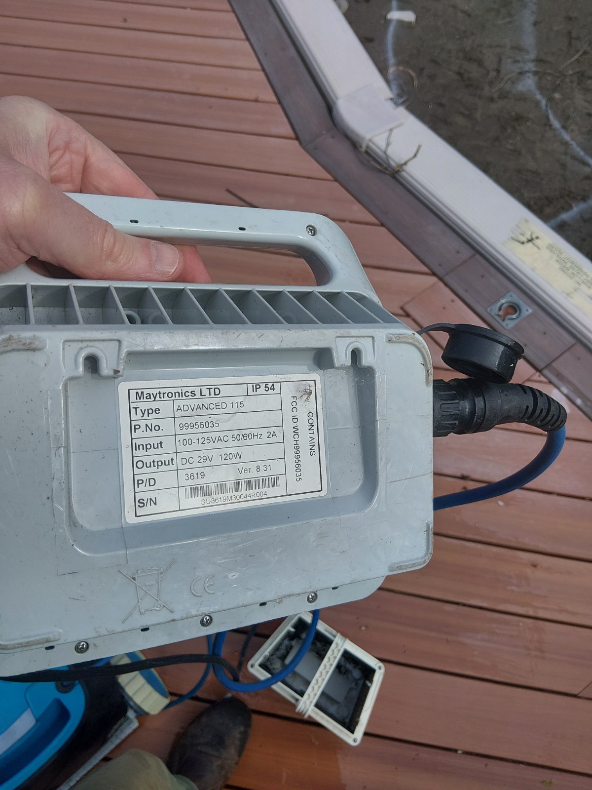 Dolphin Nautilus CC robotic pool cleaner 88886113-US