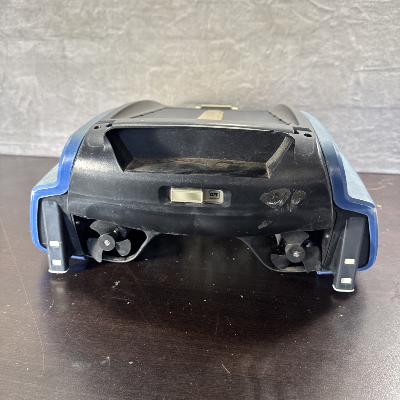 Betta SE – Solar-Powered Robotic Pool Skimmer – Not Working – As Is