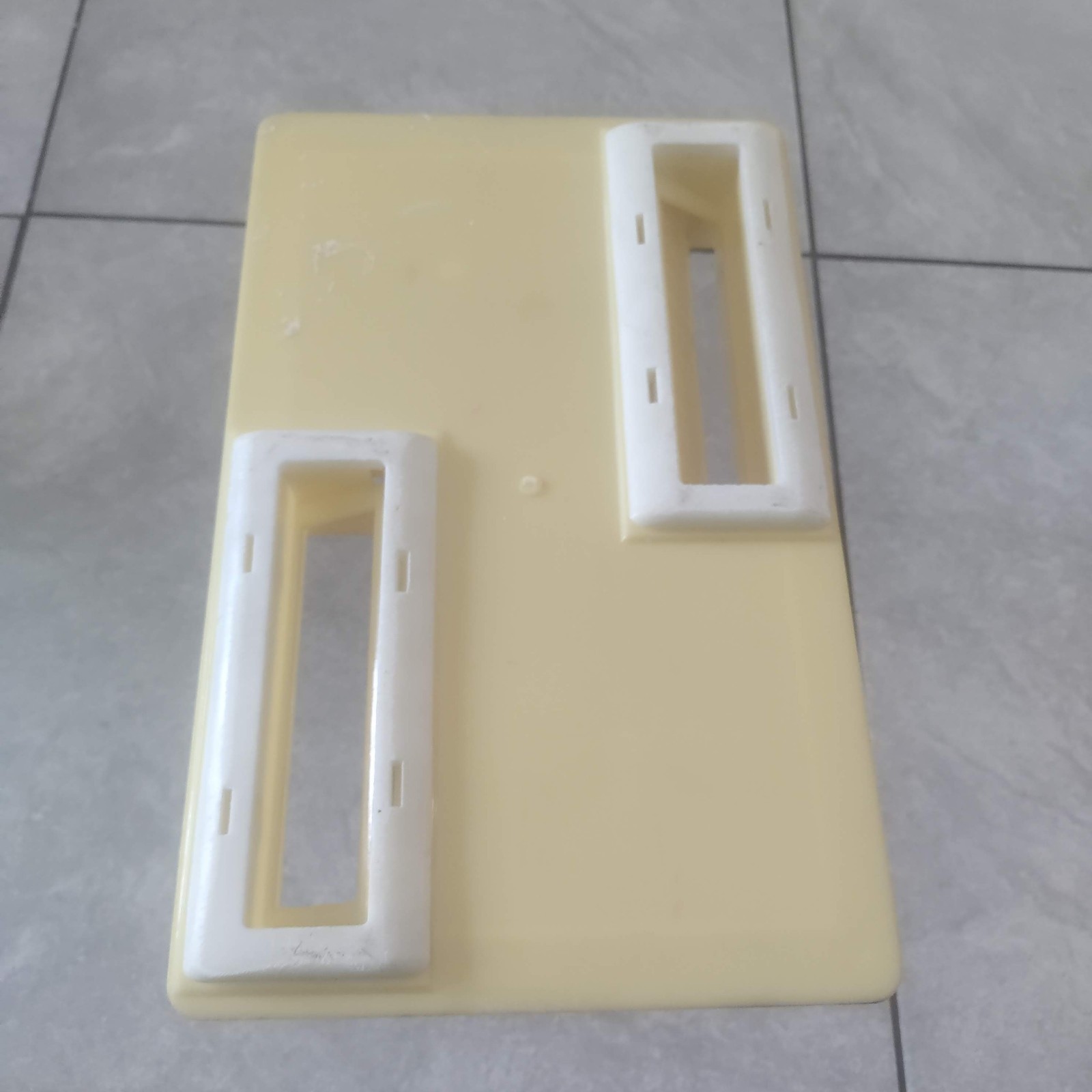 Aquabot Junior filter housing
