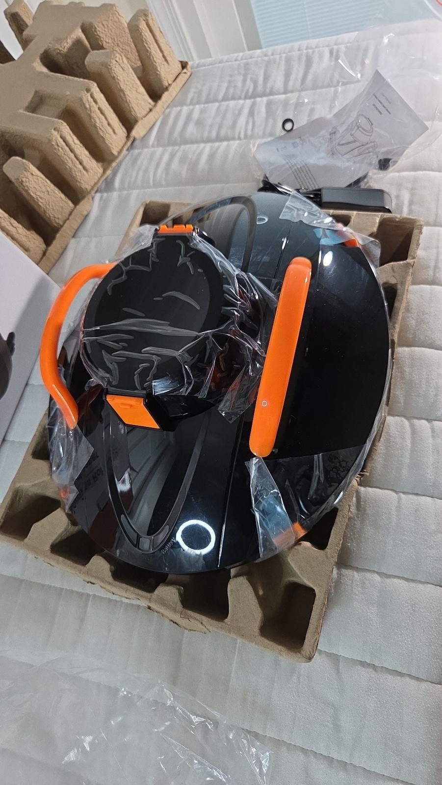 Oofun Cordless Robotic Pool Cleaner DFC/RB/W002 for Above and In-Ground Pools